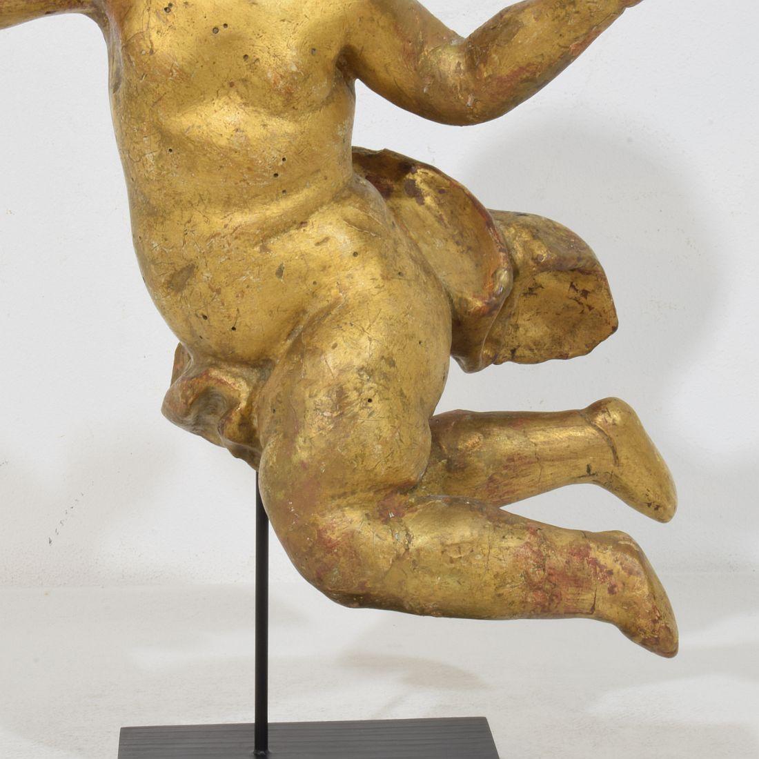 Angelo barocco in legno intagliato del XVIII secolo in vendita 3