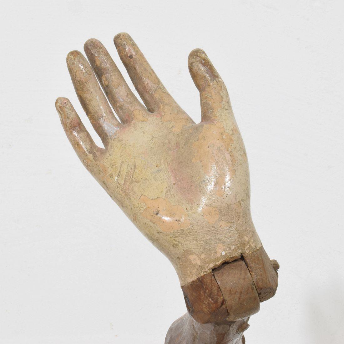 Italian 18th Century Carved Wooden Baroque Arm Of A Saint Figure en venta 5
