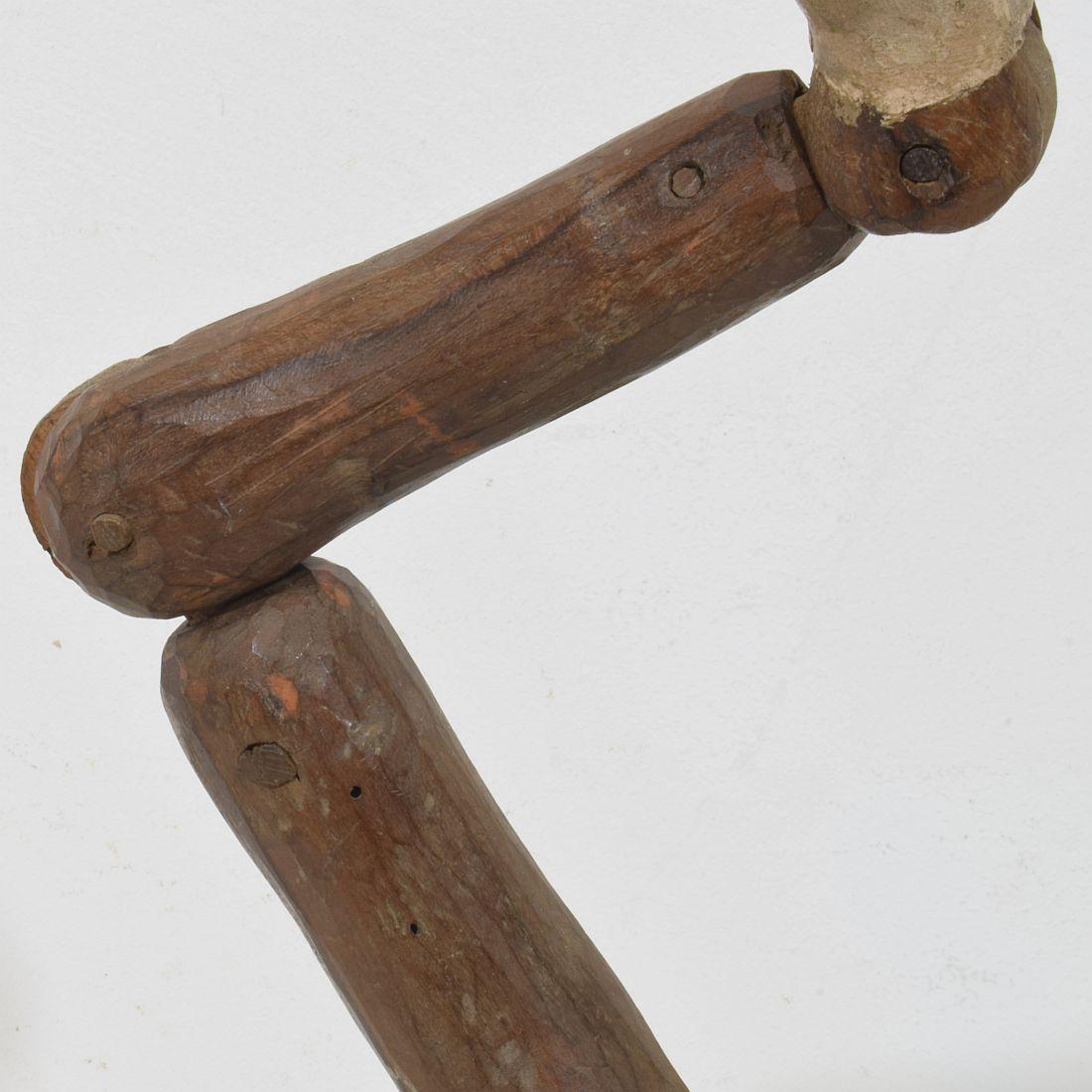 Italian 18th Century Carved Wooden Baroque Arm Of A Saint Figure en venta 7