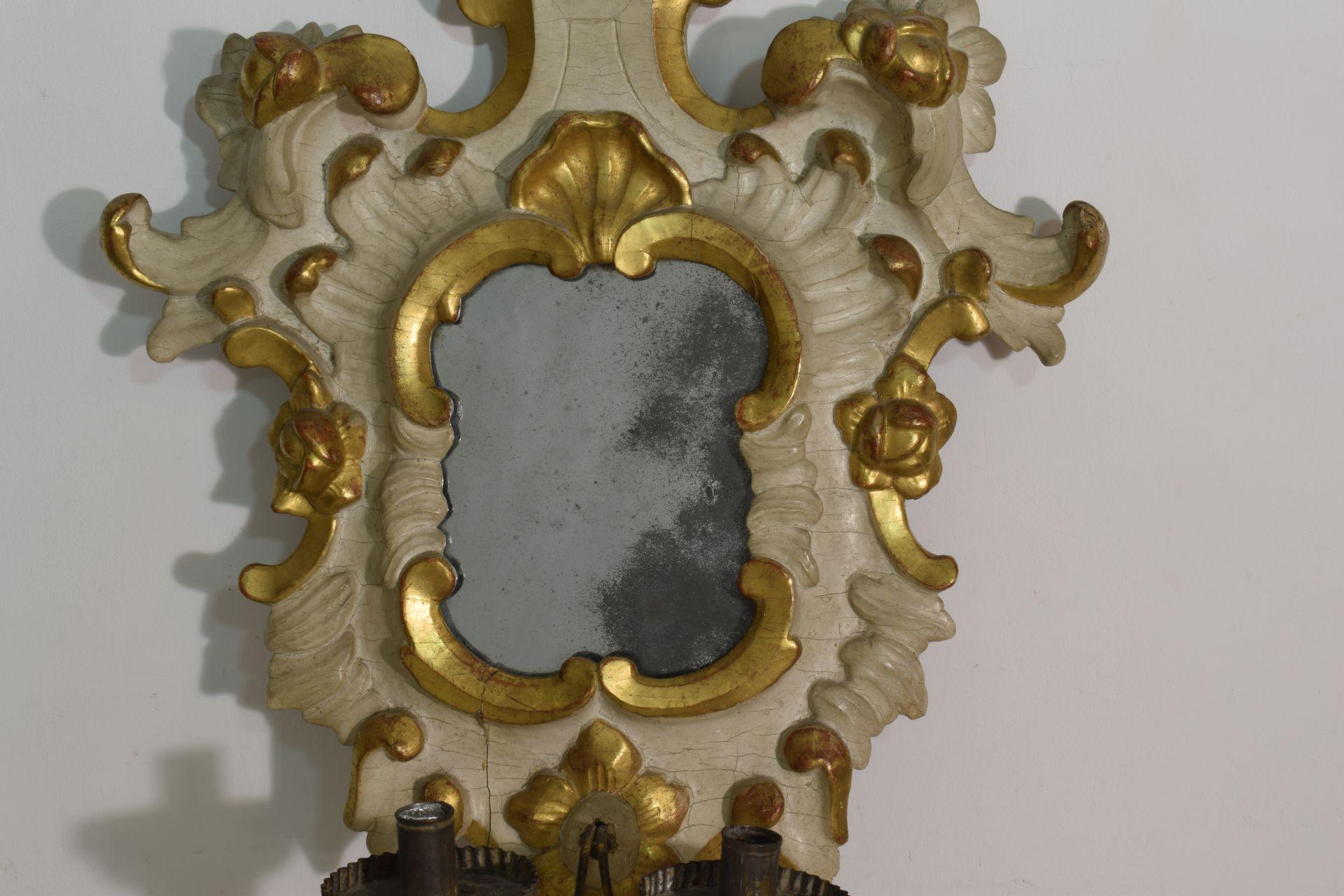 Italian 18th Century Carved  Wooden Baroque Girandole Mirror with Sconce 7