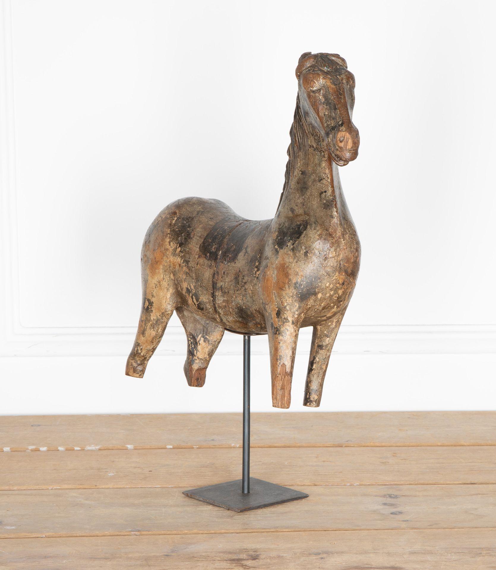 Caballo italiano de madera tallada del siglo XVIII Italiano