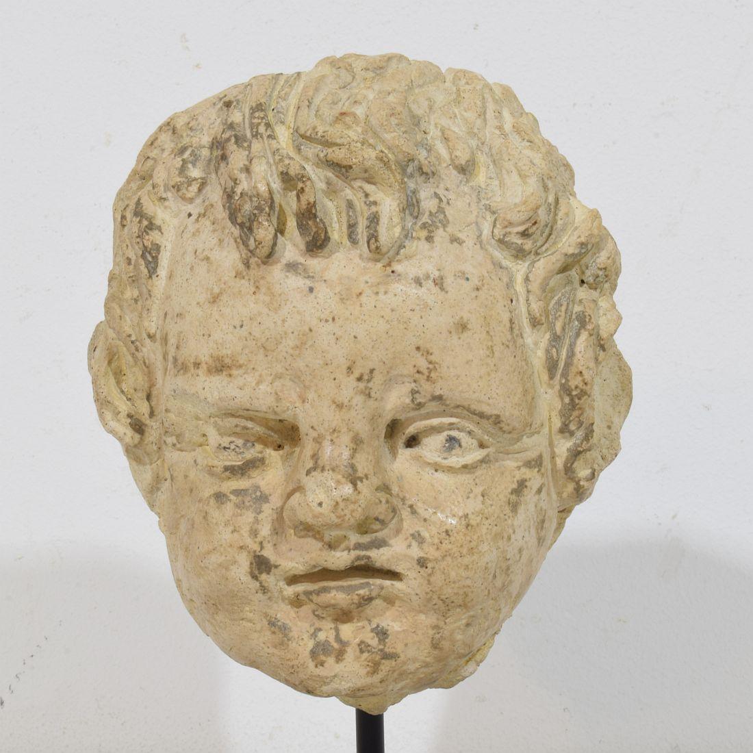 Testa d'angelo in gesso/pietra fusa del XVIII secolo italiano in vendita 3