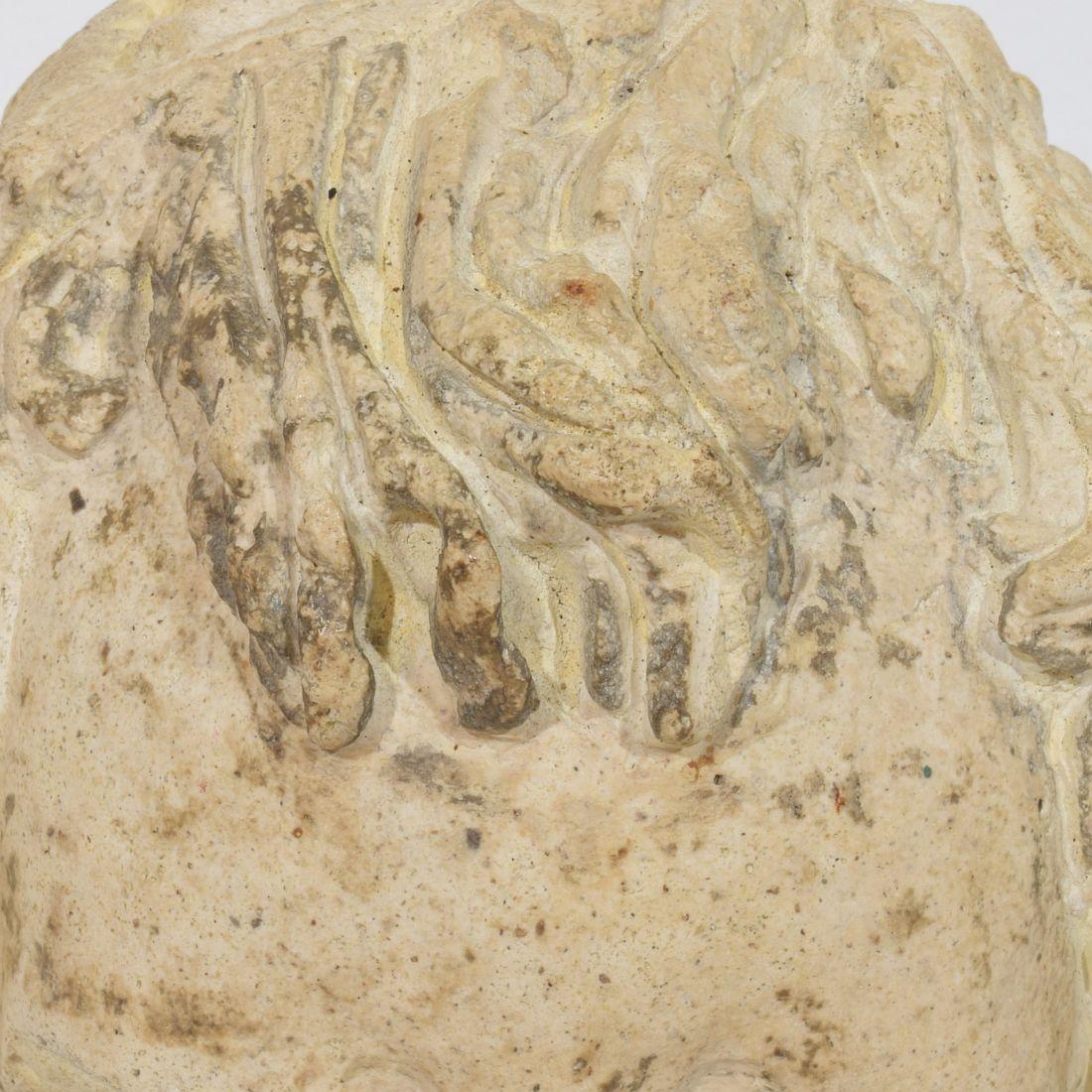 Testa d'angelo in gesso/pietra fusa del XVIII secolo italiano in vendita 6