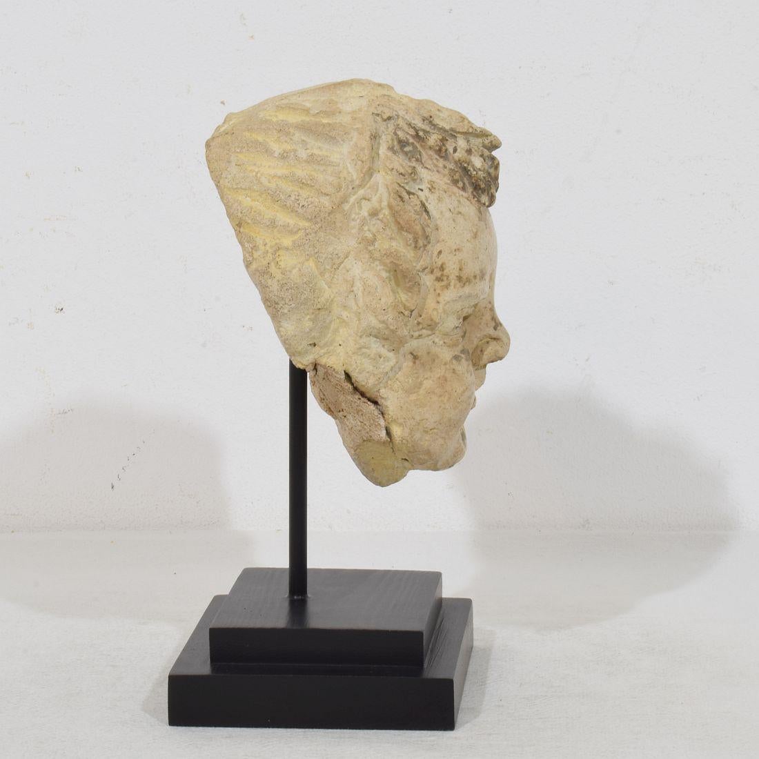 Fatto a mano Testa d'angelo in gesso/pietra fusa del XVIII secolo italiano in vendita