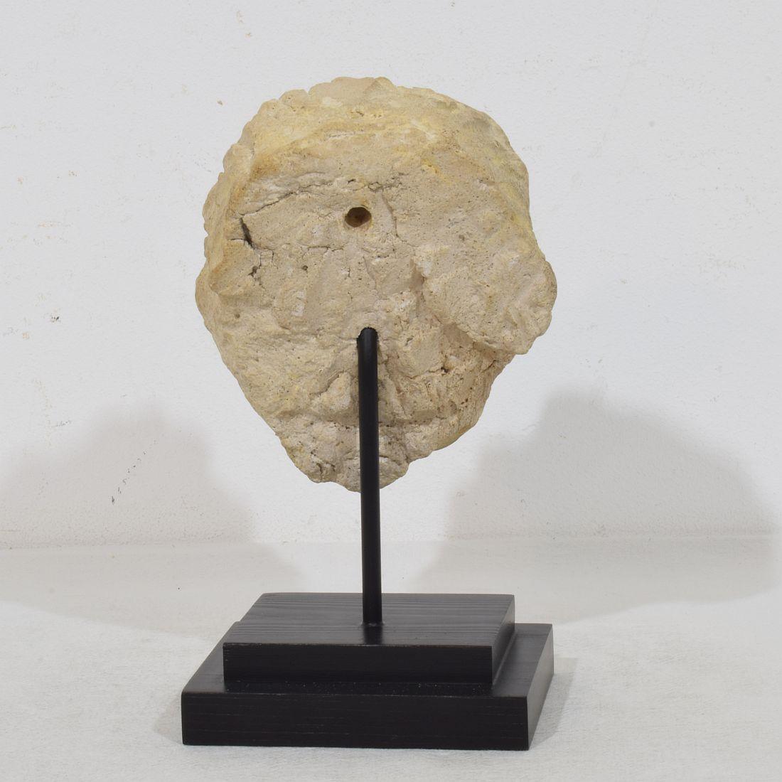 Testa d'angelo in gesso/pietra fusa del XVIII secolo italiano In condizioni buone in vendita a Buisson, FR
