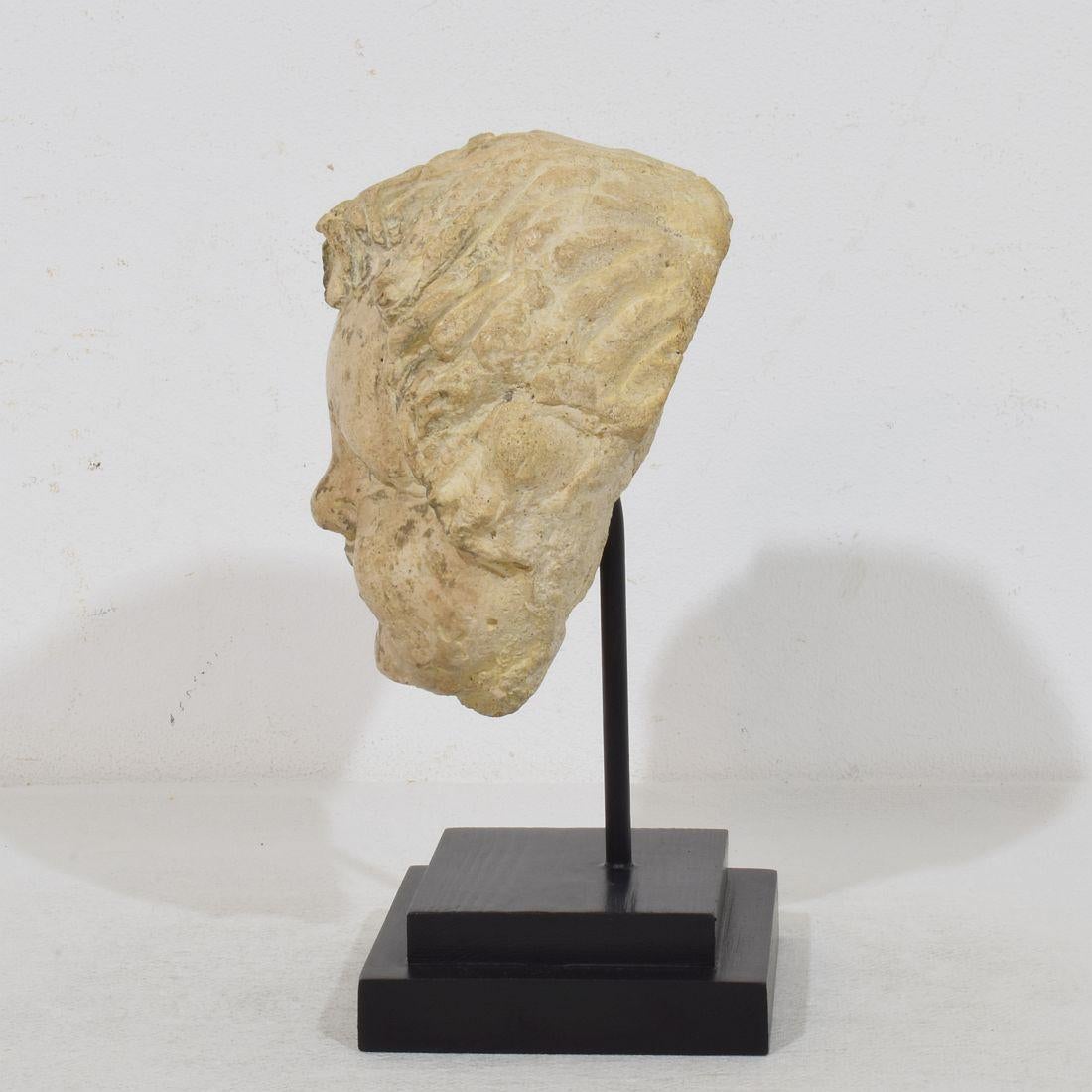 Fino al XVIII secolo Testa d'angelo in gesso/pietra fusa del XVIII secolo italiano in vendita