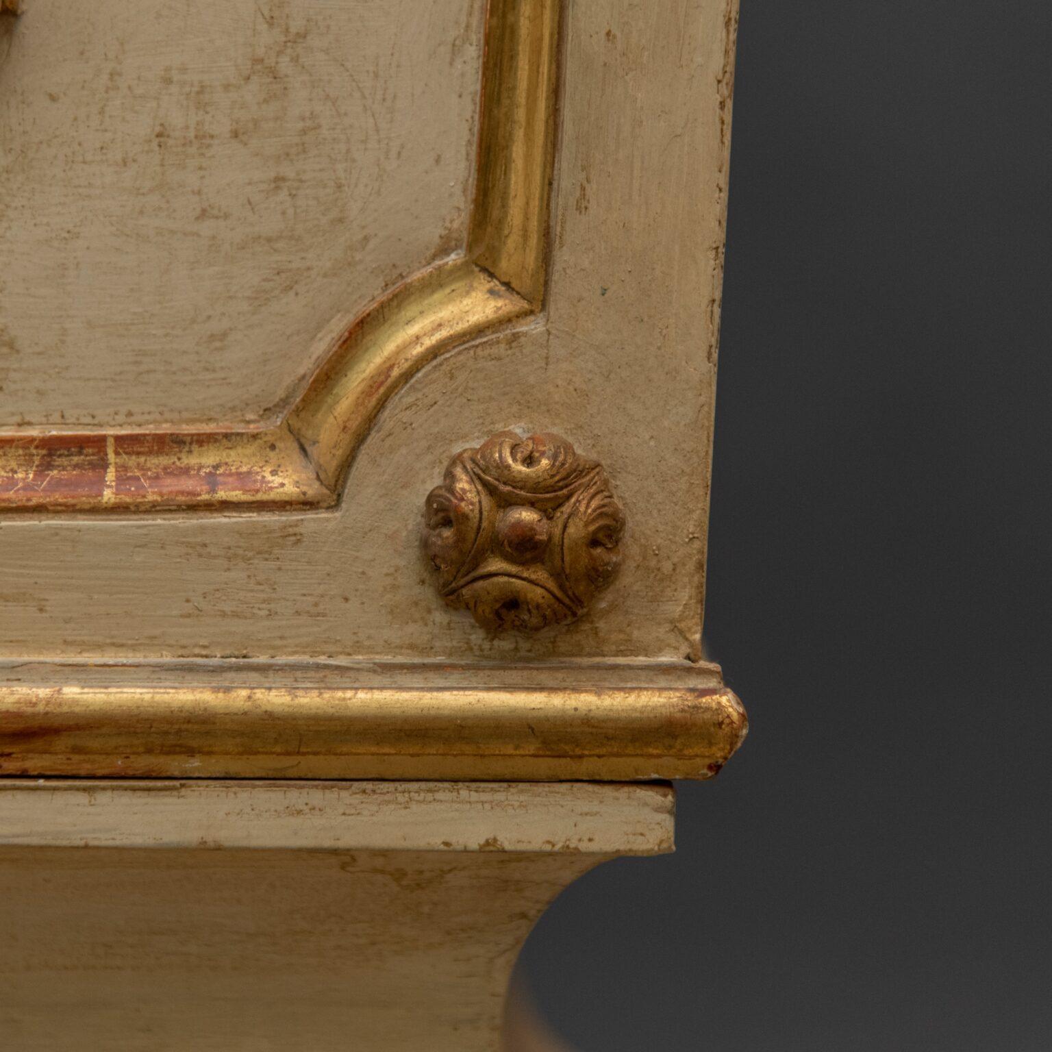 18th Century and Earlier Italian Column in Lacquered and Gilded Wood