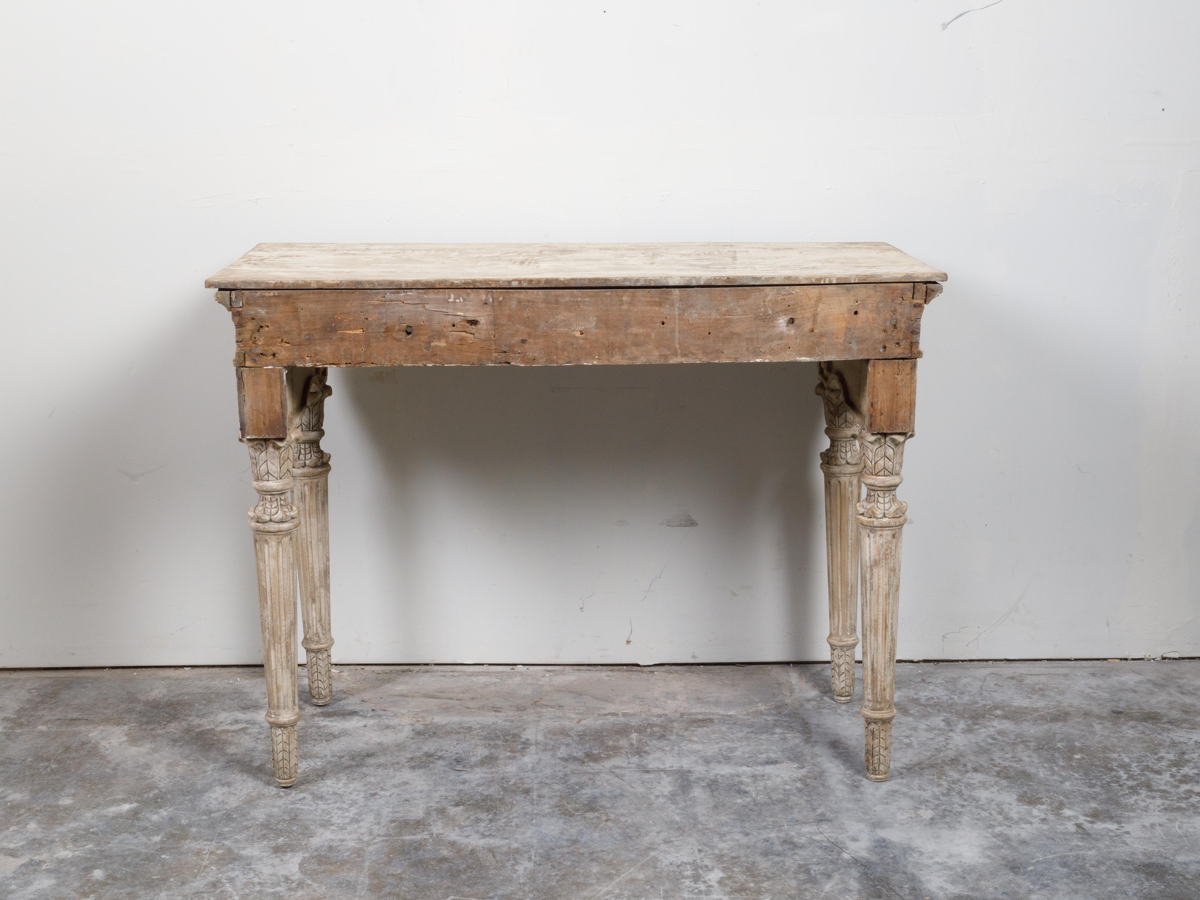 Italian 18th Century Console Table with Carved Lion Heads and Papyrus Capitals For Sale 5