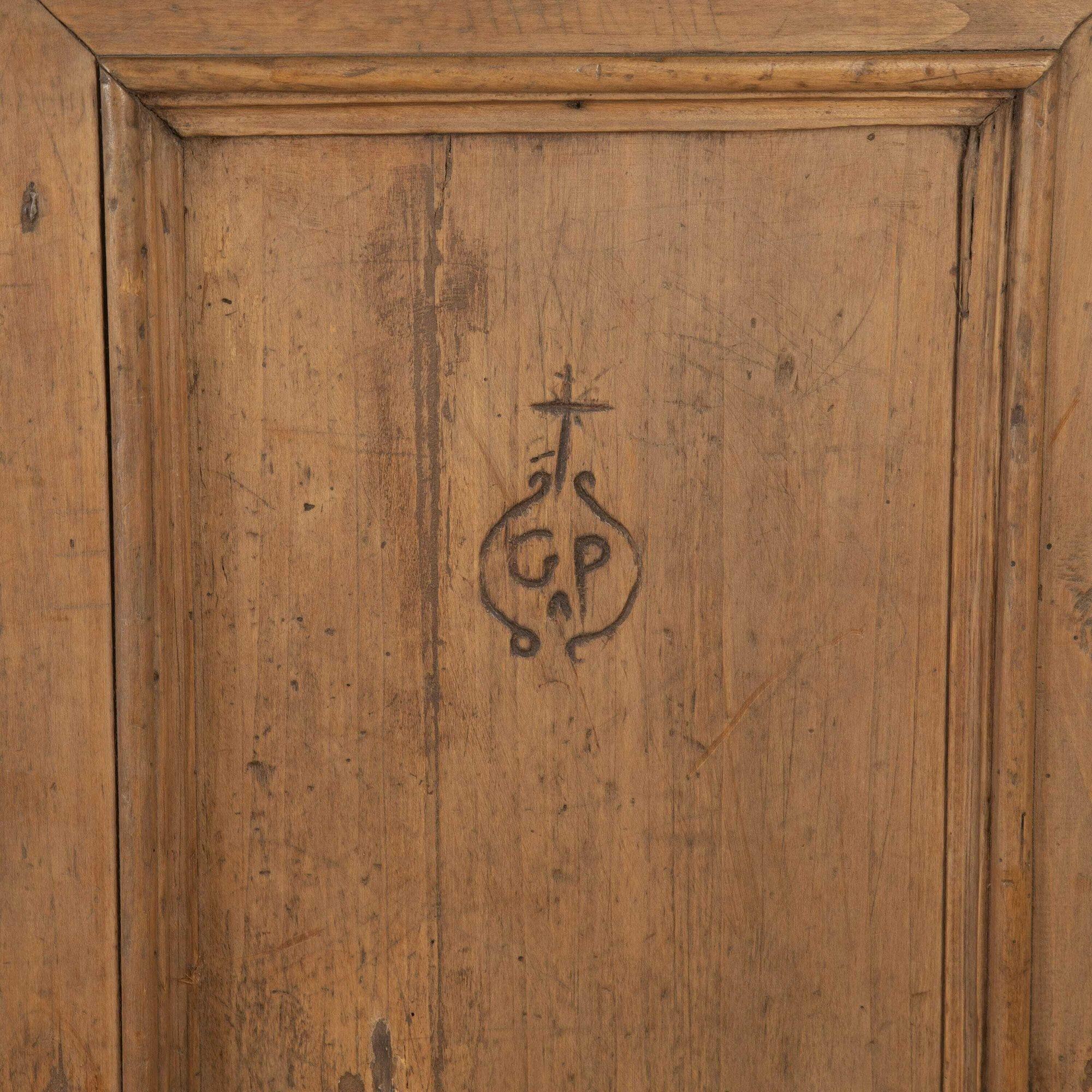 Italian 18th Century Convent Cupboard For Sale 4