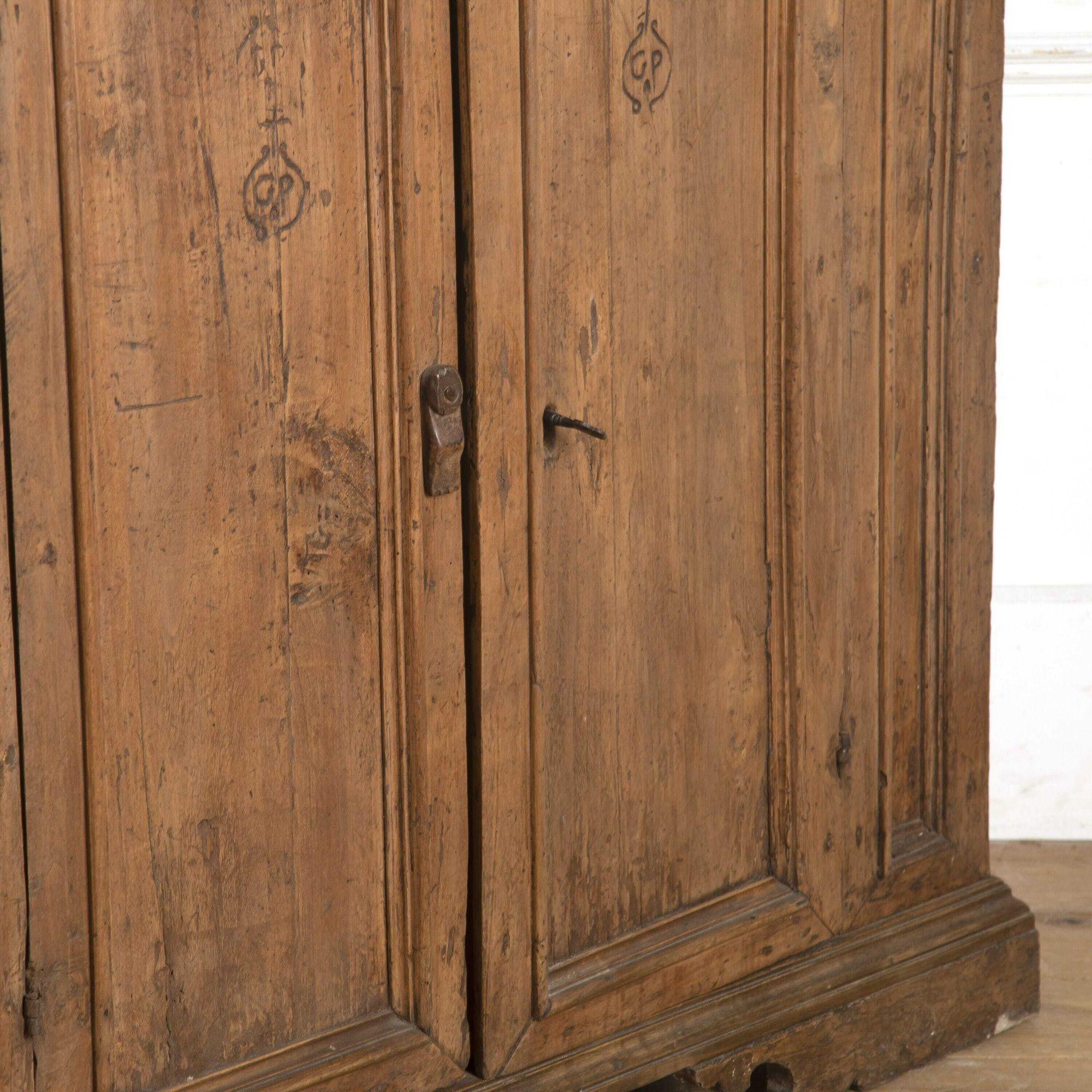 Italian 18th Century Convent Cupboard In Good Condition For Sale In Gloucestershire, GB