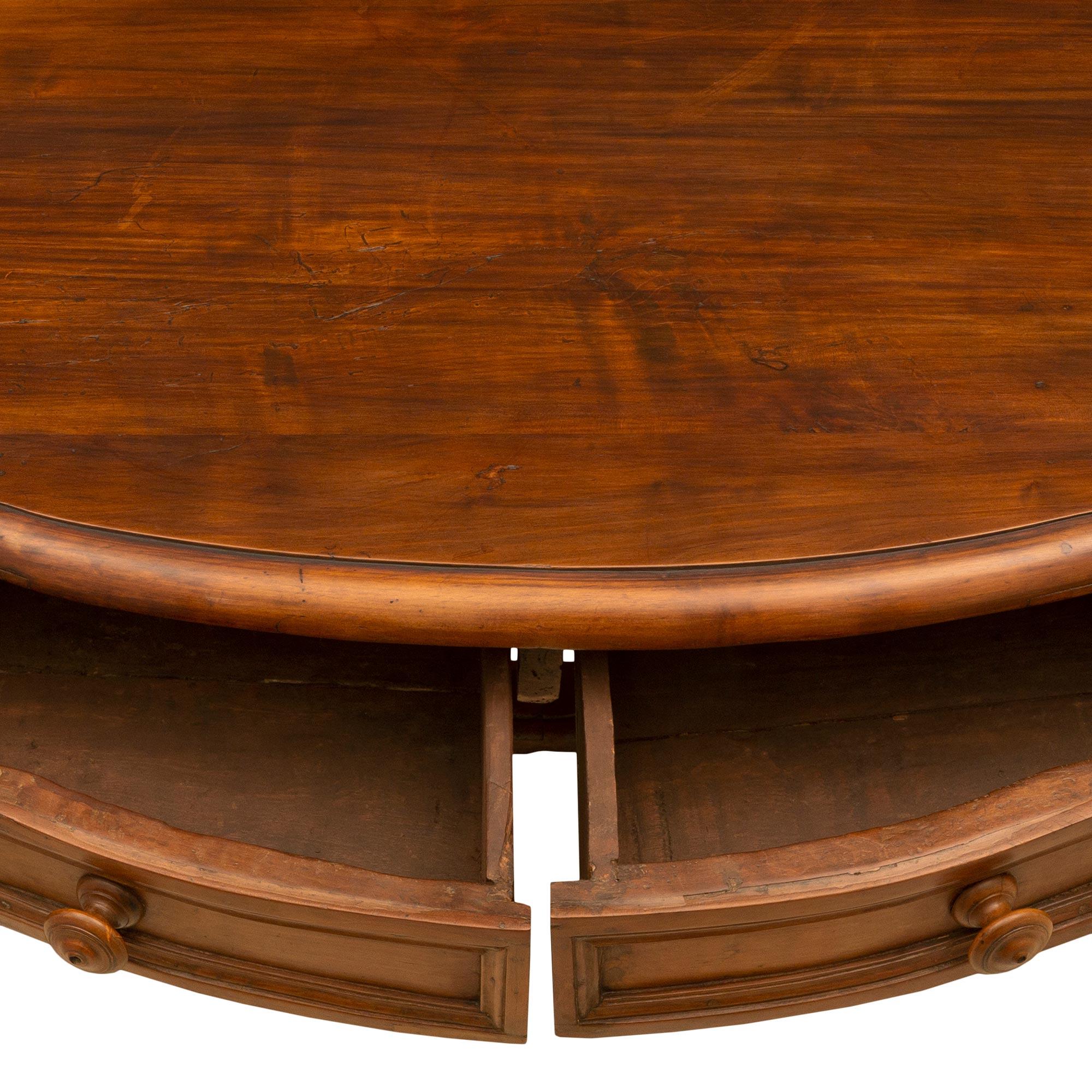 Italian 18th Century Country Walnut Oval Center/Dining Table For Sale 1