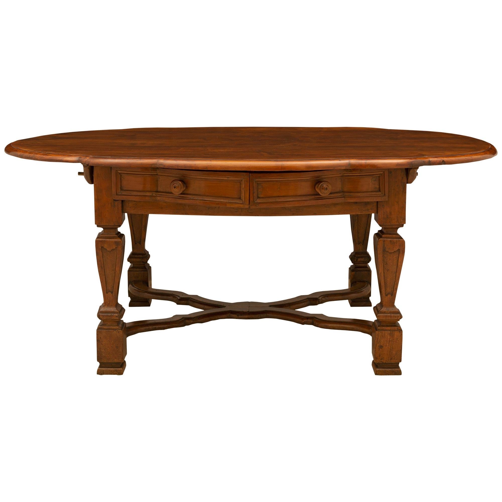 Italian 18th Century Country Walnut Oval Center/Dining Table For Sale 4