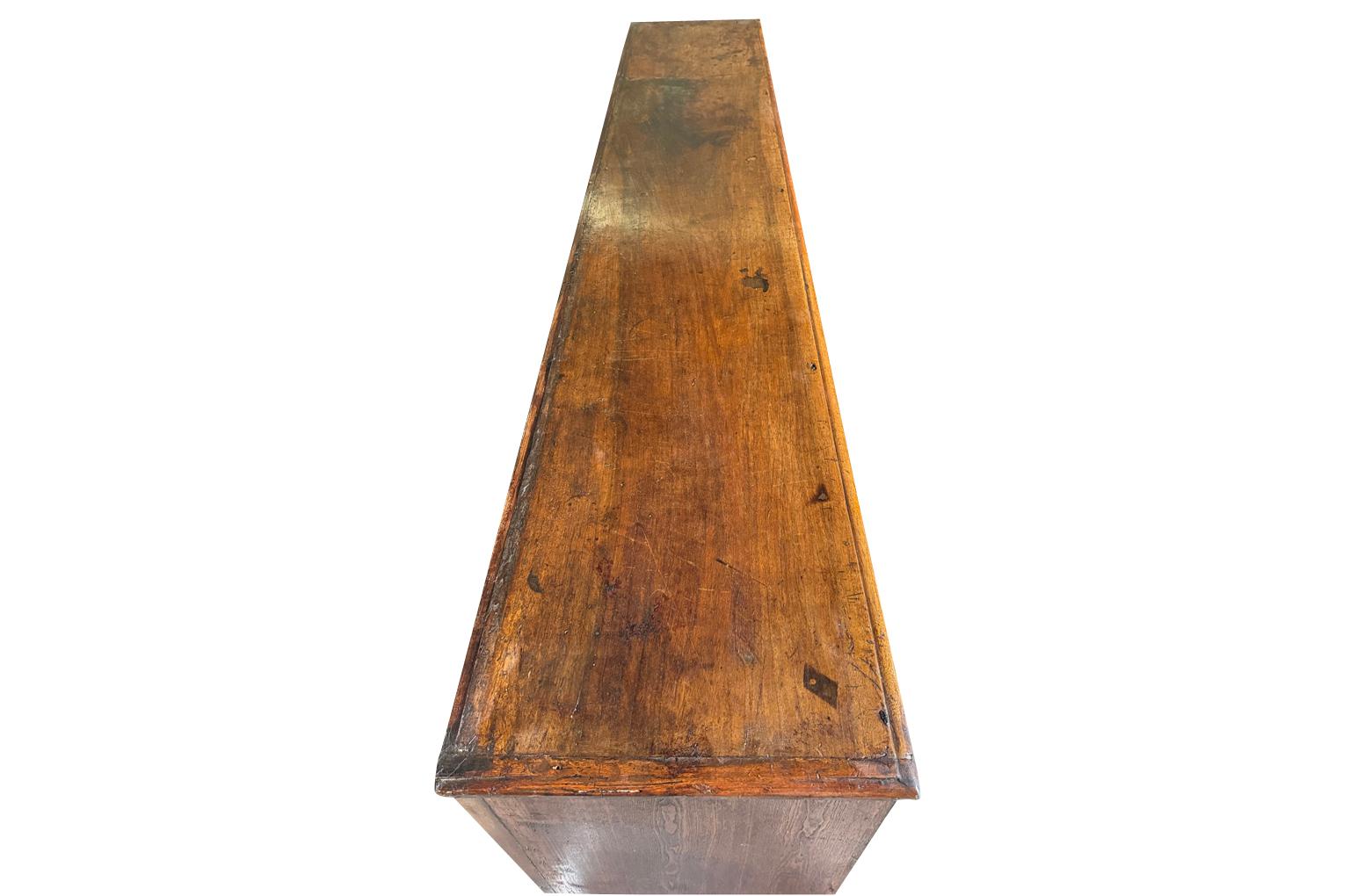 Italian 18th Century Credenza For Sale 12