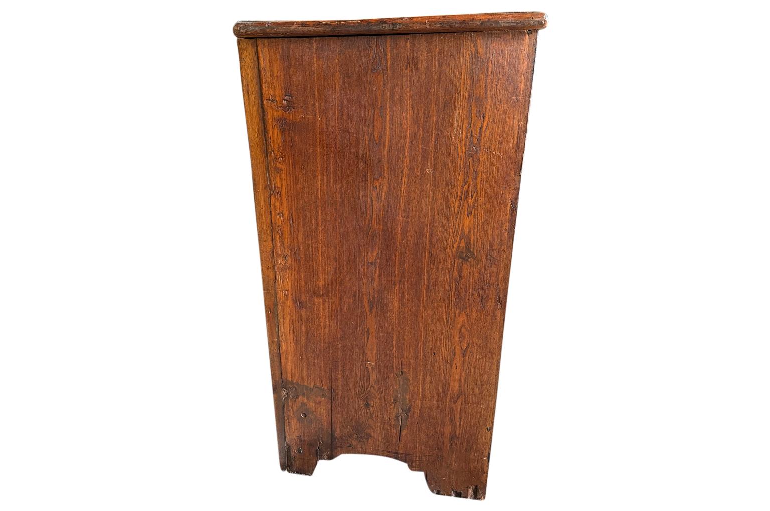 Italian 18th Century Credenza For Sale 2