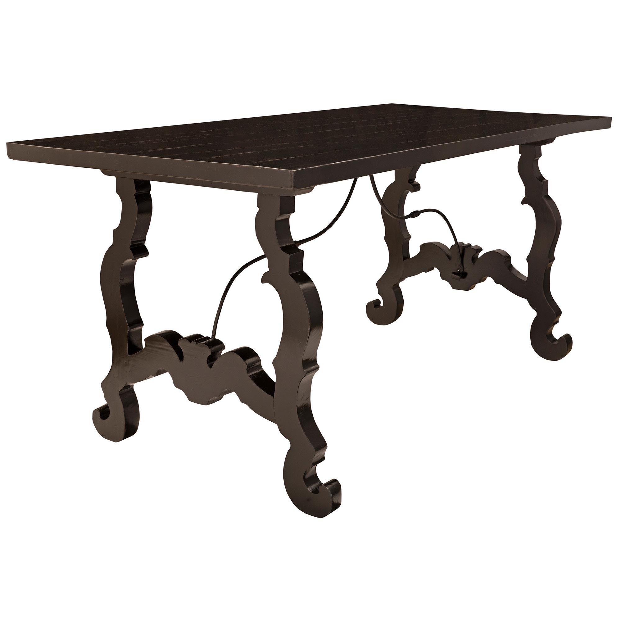 Italian 18th Century Ebonized Fruitwood Trestle Table In Good Condition For Sale In West Palm Beach, FL
