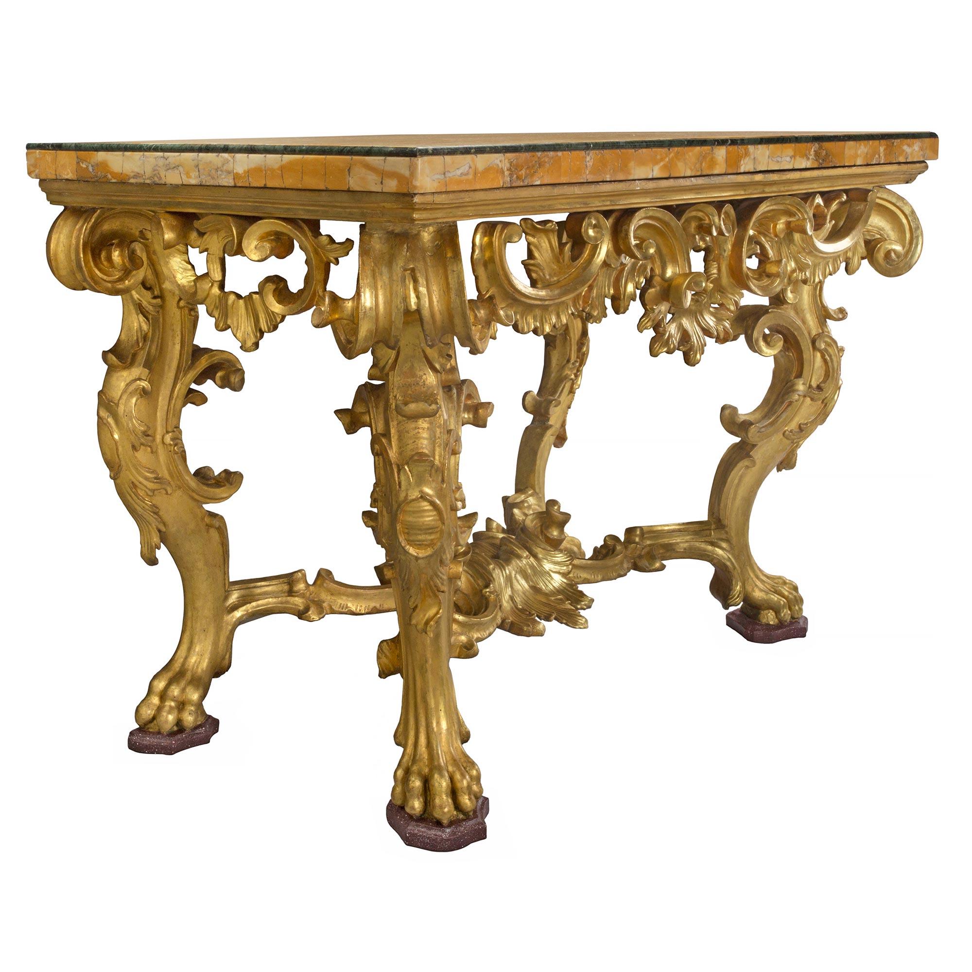 Italian 18th Century Finely Carved Giltwood and Marble Roman Console In Good Condition For Sale In West Palm Beach, FL