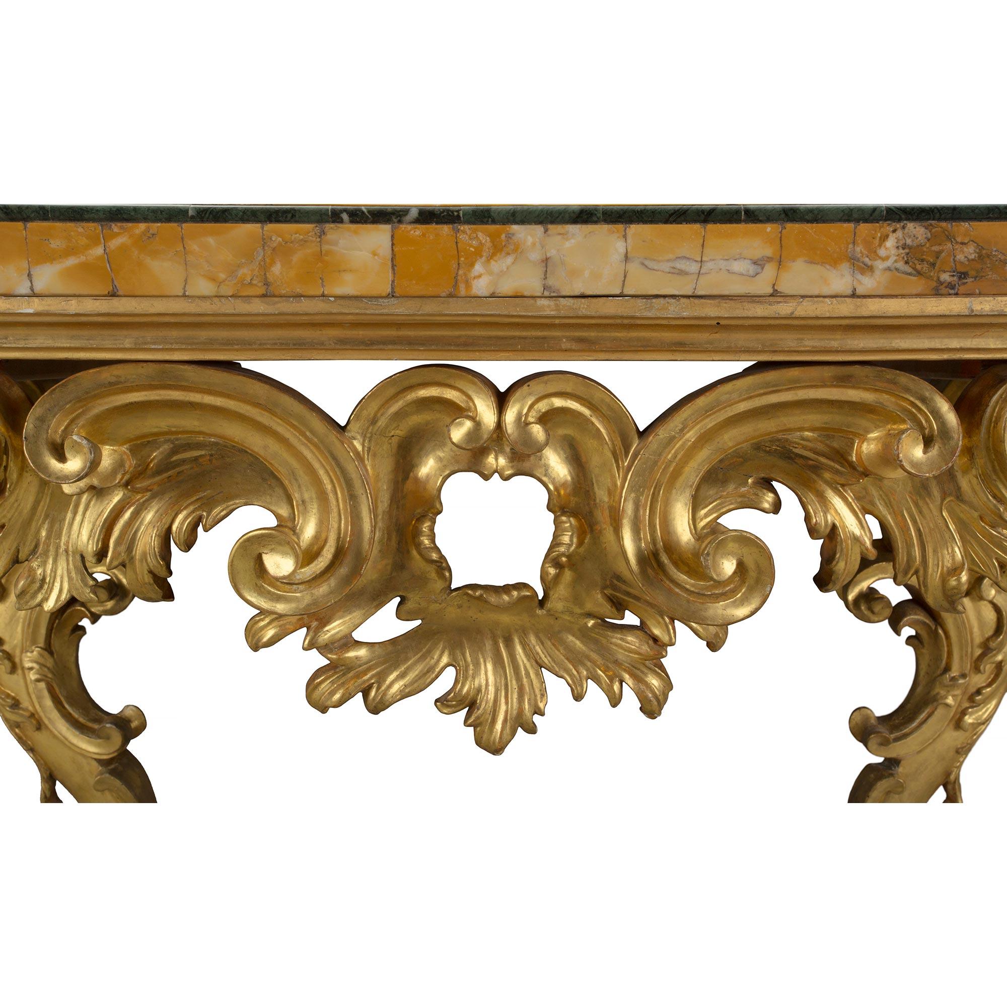 Italian 18th Century Finely Carved Giltwood and Marble Roman Console For Sale 2