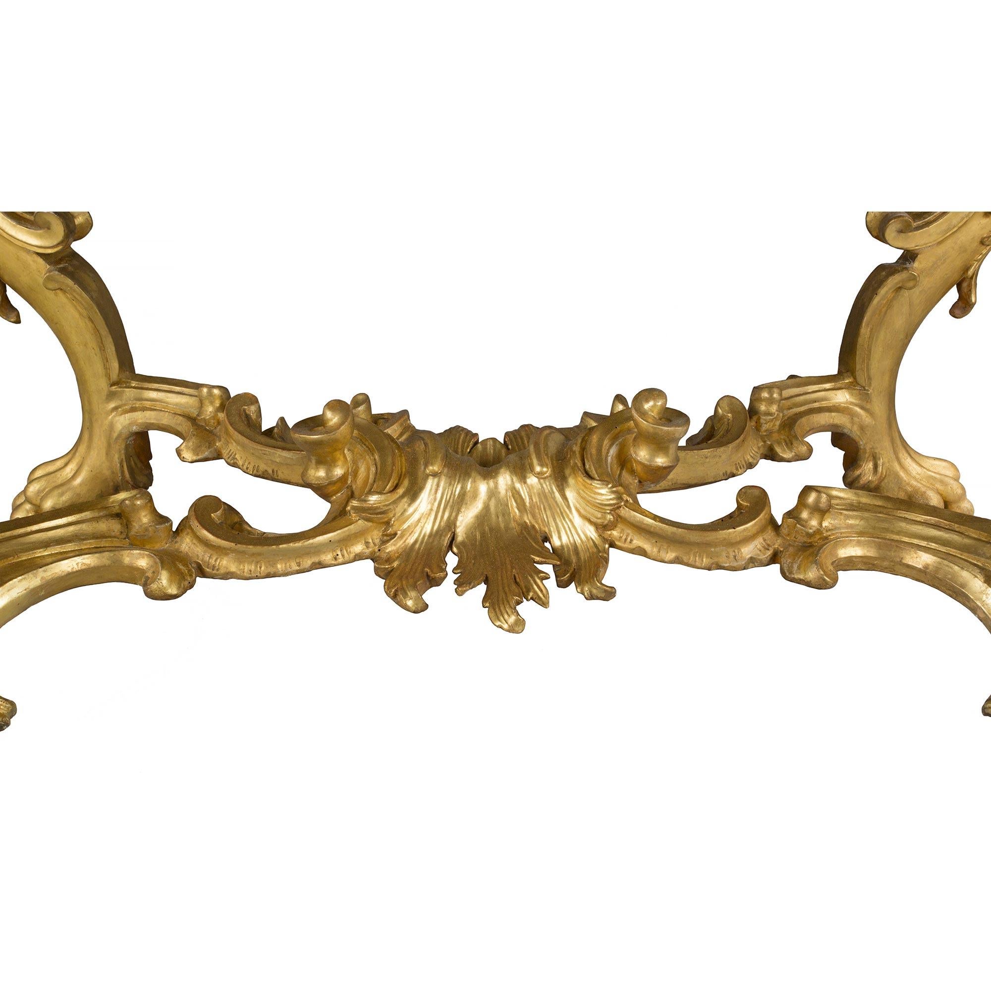 Italian 18th Century Finely Carved Giltwood and Marble Roman Console For Sale 3