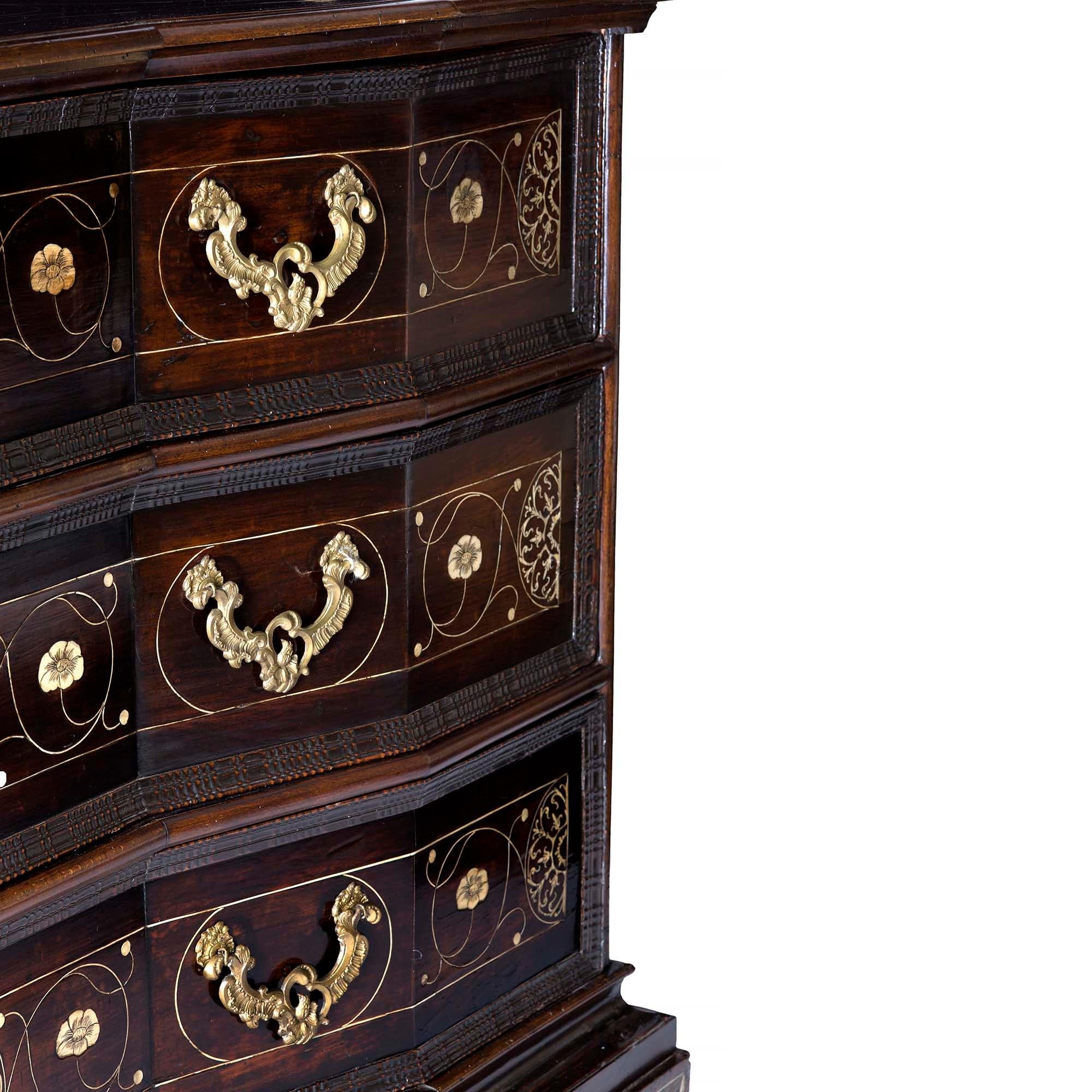 Italian 18th Century Fruitwood Milanese Commode In Good Condition For Sale In West Palm Beach, FL