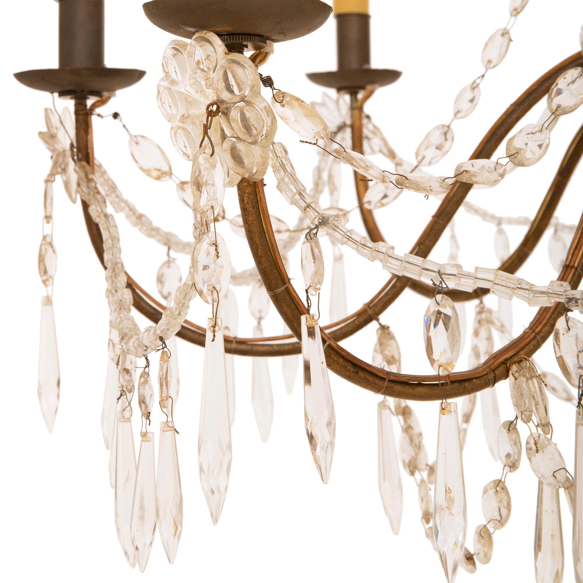 Italienisch 18. Jahrhundert Genovese st. Giltwood, Eisen und Kristall-Kronleuchter. im Angebot 2