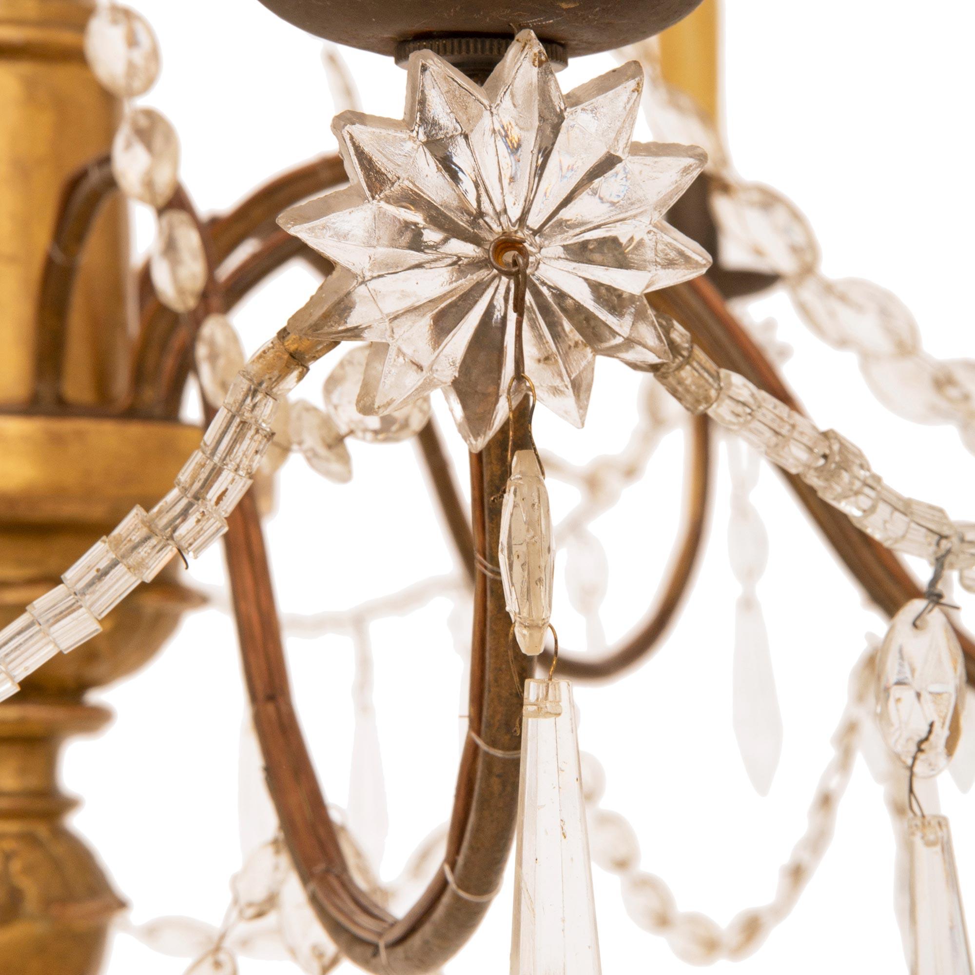 Italienisch 18. Jahrhundert Genovese st. Giltwood, Eisen und Kristall-Kronleuchter. im Angebot 3