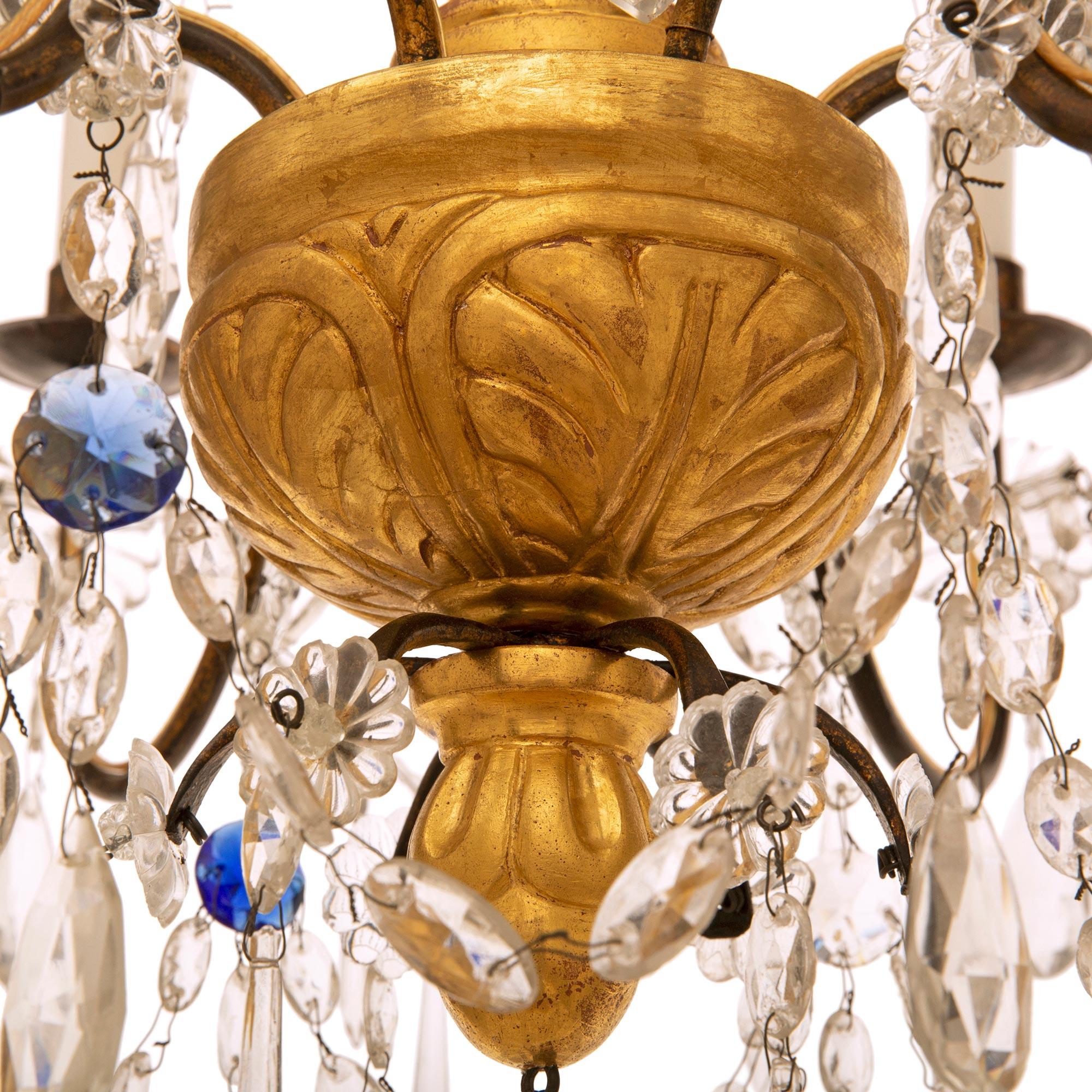 Italienische Genovese-Kronleuchter aus dem 18. Jahrhundert aus Schmiedeeisen, Giltwood und Glas im Angebot 3