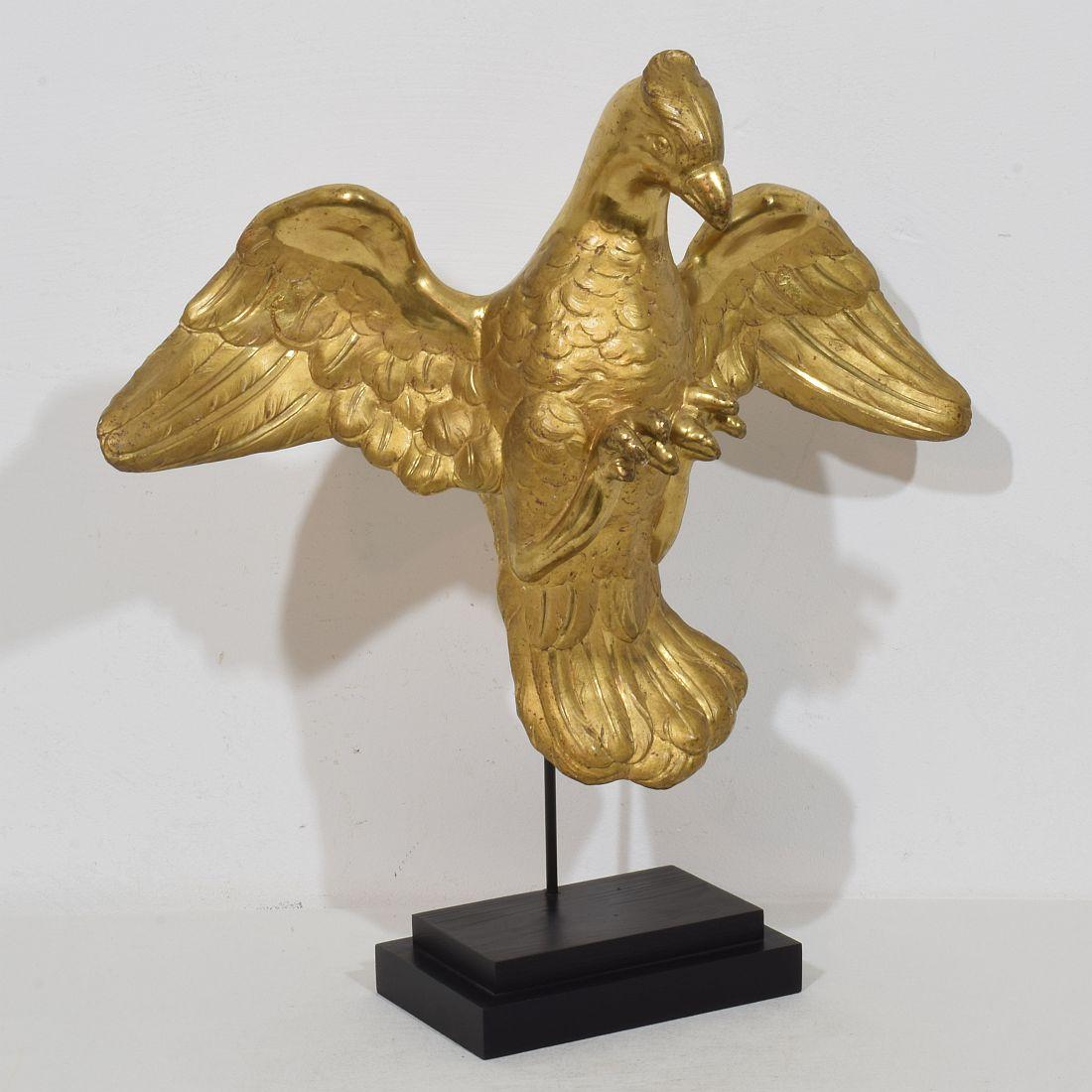 Italian 18th Century Gilded Paper Mache Dove/ Holy Spirit In Good Condition For Sale In Buisson, FR