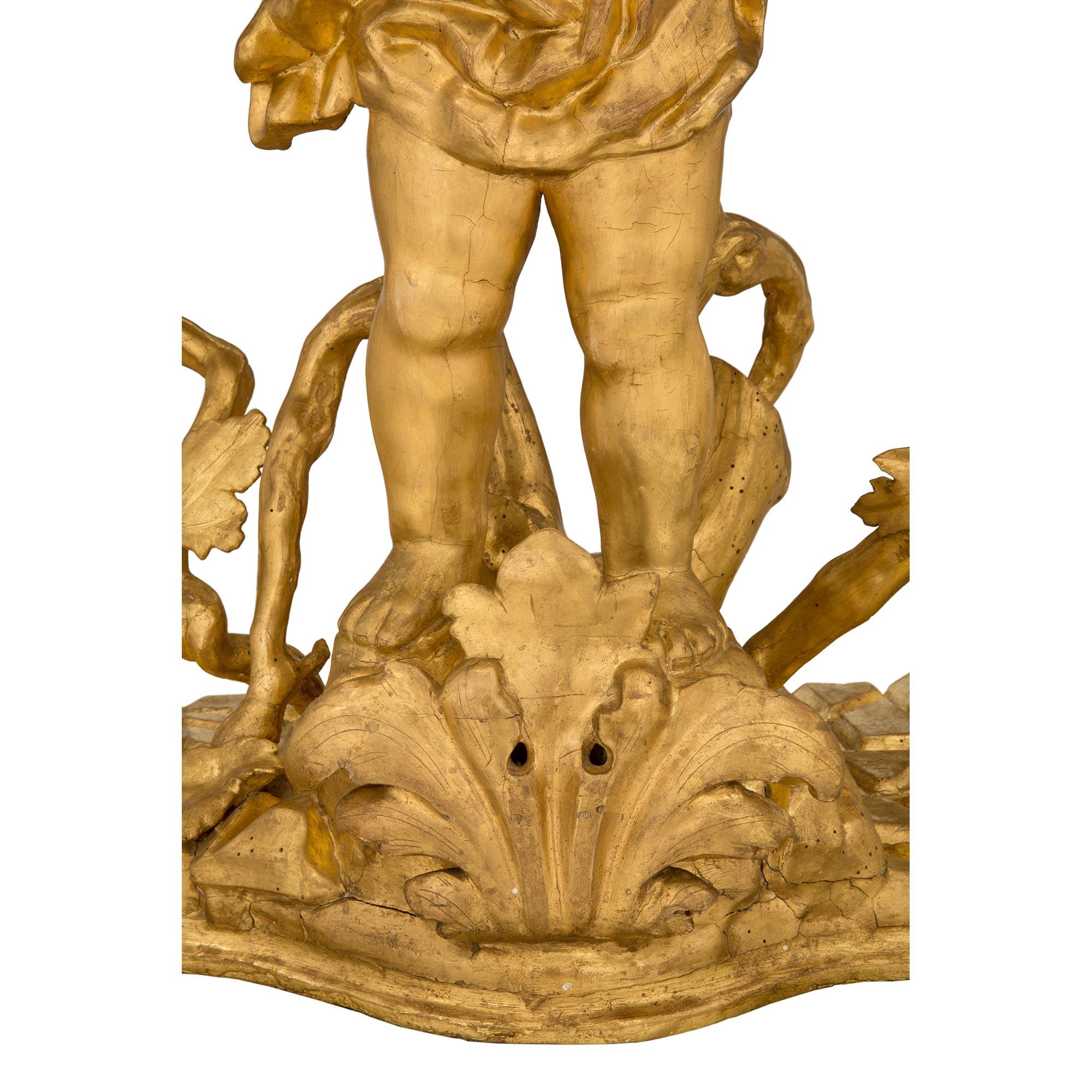 Italienische freistehende italienische Konsole aus vergoldetem Holz und lackiertem Marmor aus dem 18. Jahrhundert im Angebot 1
