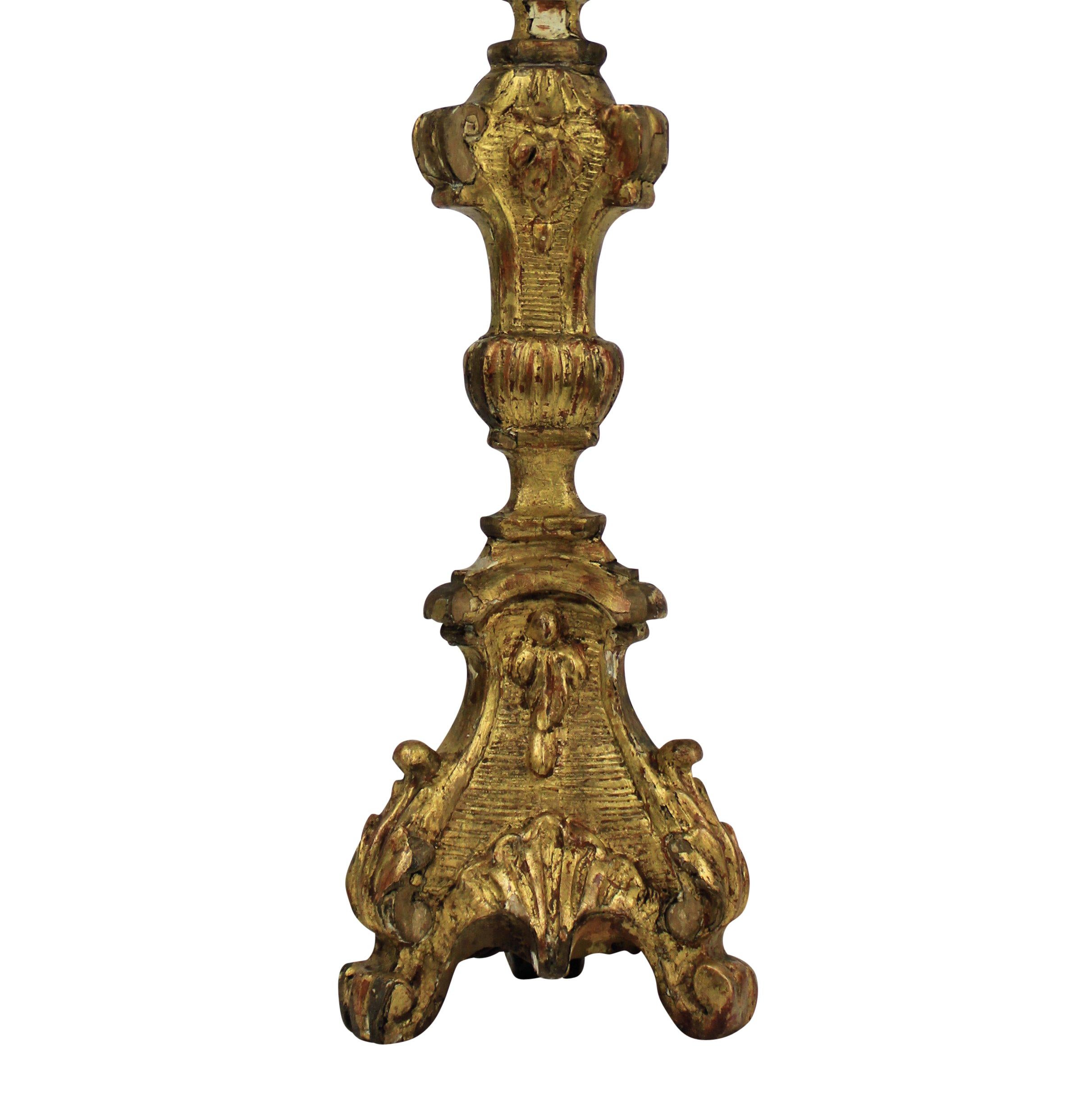 Italian 18th Century Giltwood Lamp 2