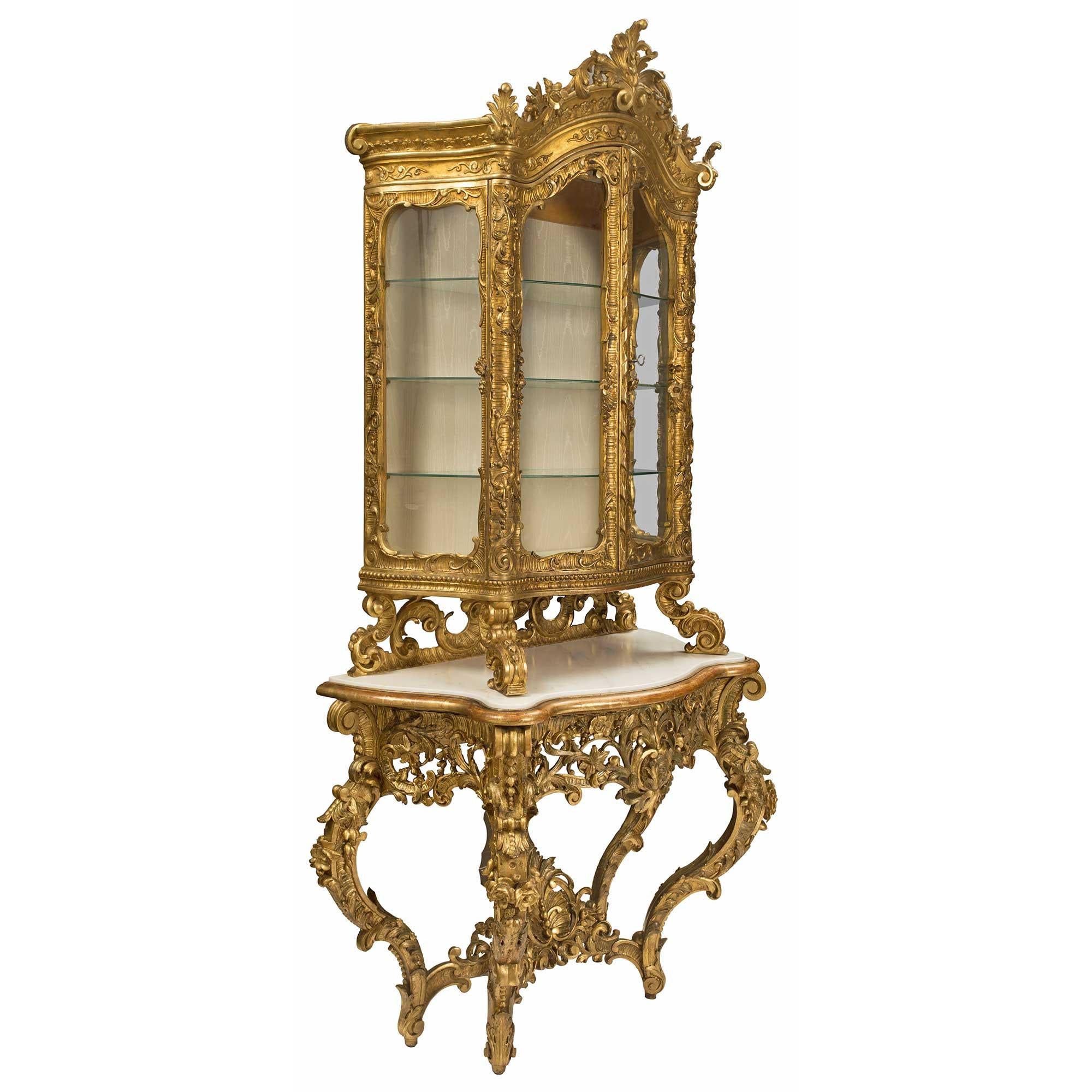 Italienische barocke italienische Konsolenvitrine aus vergoldetem Holz, polychrom und Marmor aus dem 18. Jahrhundert (Barock) im Angebot