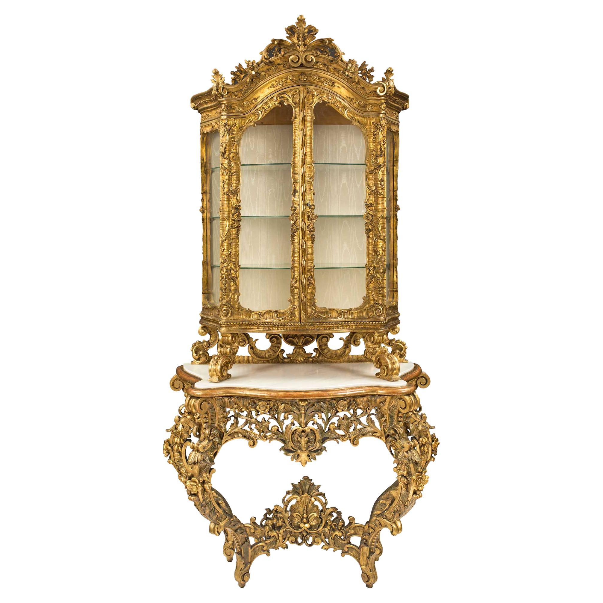 Vitrine baroque italienne du 18ème siècle en bois doré, polychrome et marbre