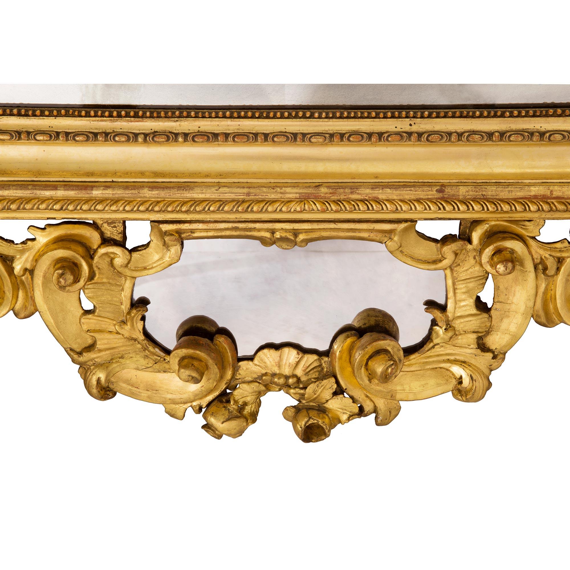 Miroir vénitien italien en bois doré du XVIIIe siècle en vente 6
