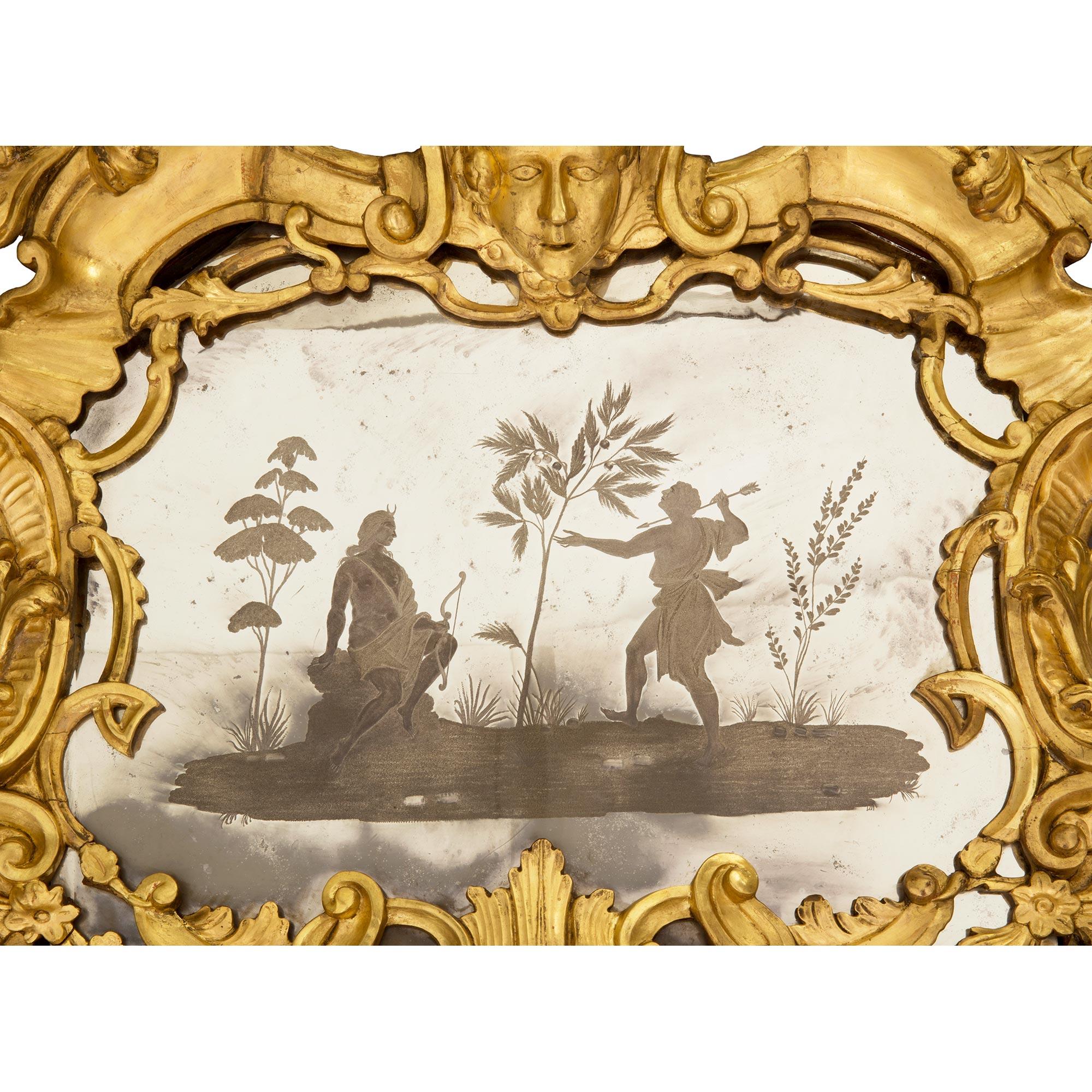 Miroir vénitien italien en bois doré du XVIIIe siècle en vente 2