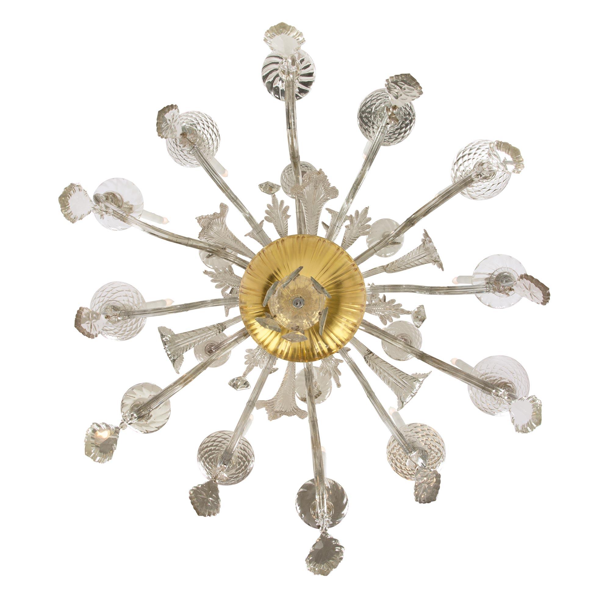 Lustre toscan italien du 18ème siècle en verre et doré à dix-huit lumières en vente 3