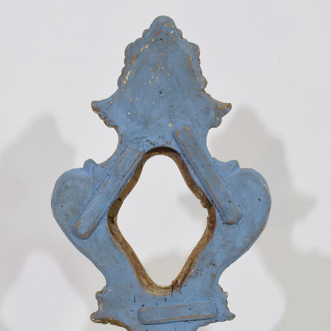 Reliquaire baroque italien du XVIIIe siècle en bois sculpté à la main et argenté en vente 10