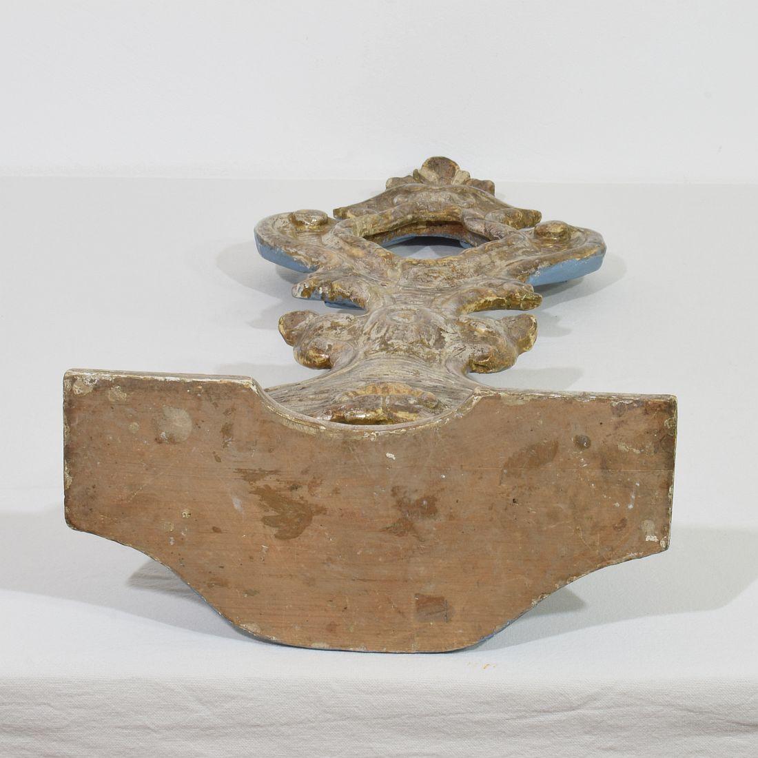 Reliquaire baroque italien du XVIIIe siècle en bois sculpté à la main et argenté en vente 13