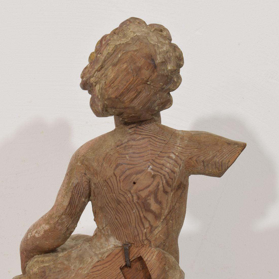 Fragment d'ange baroque italien en bois sculpté à la main du 18e siècle en vente 3