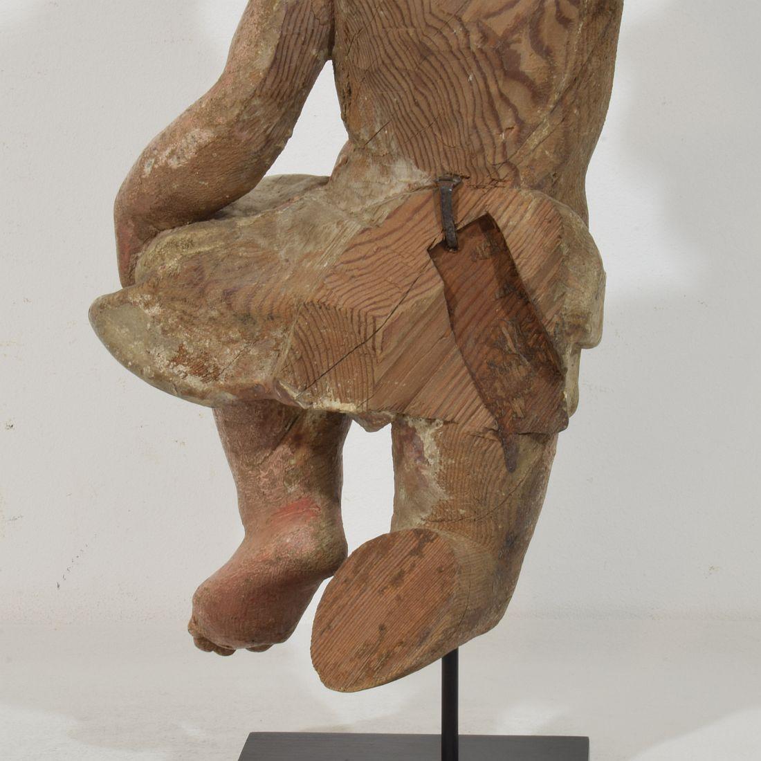 Fragment d'ange baroque italien en bois sculpté à la main du 18e siècle en vente 8