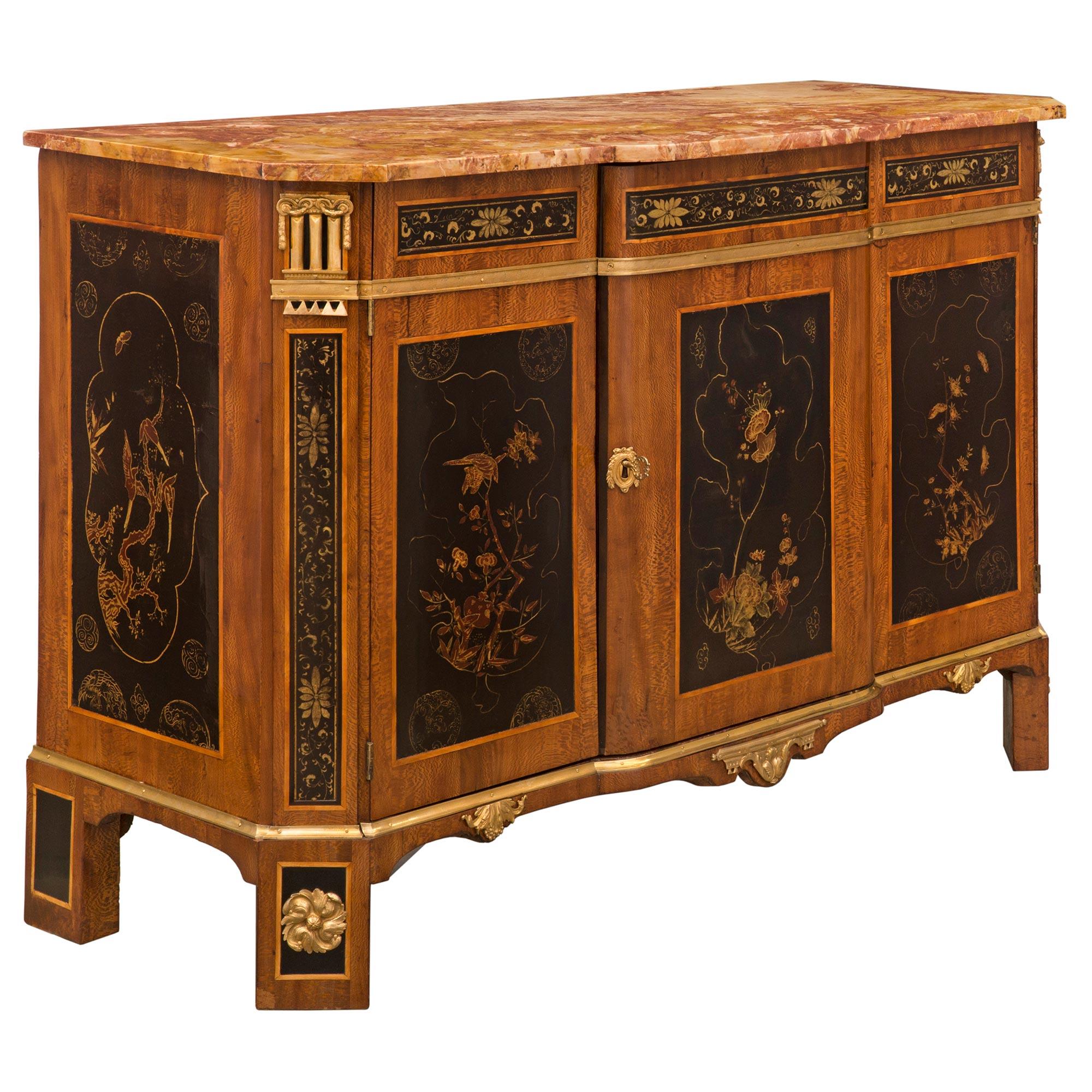 Louis XVI Italian 18th Century Japanese Lacquer and Lace Wood Veneer Cabinet For Sale