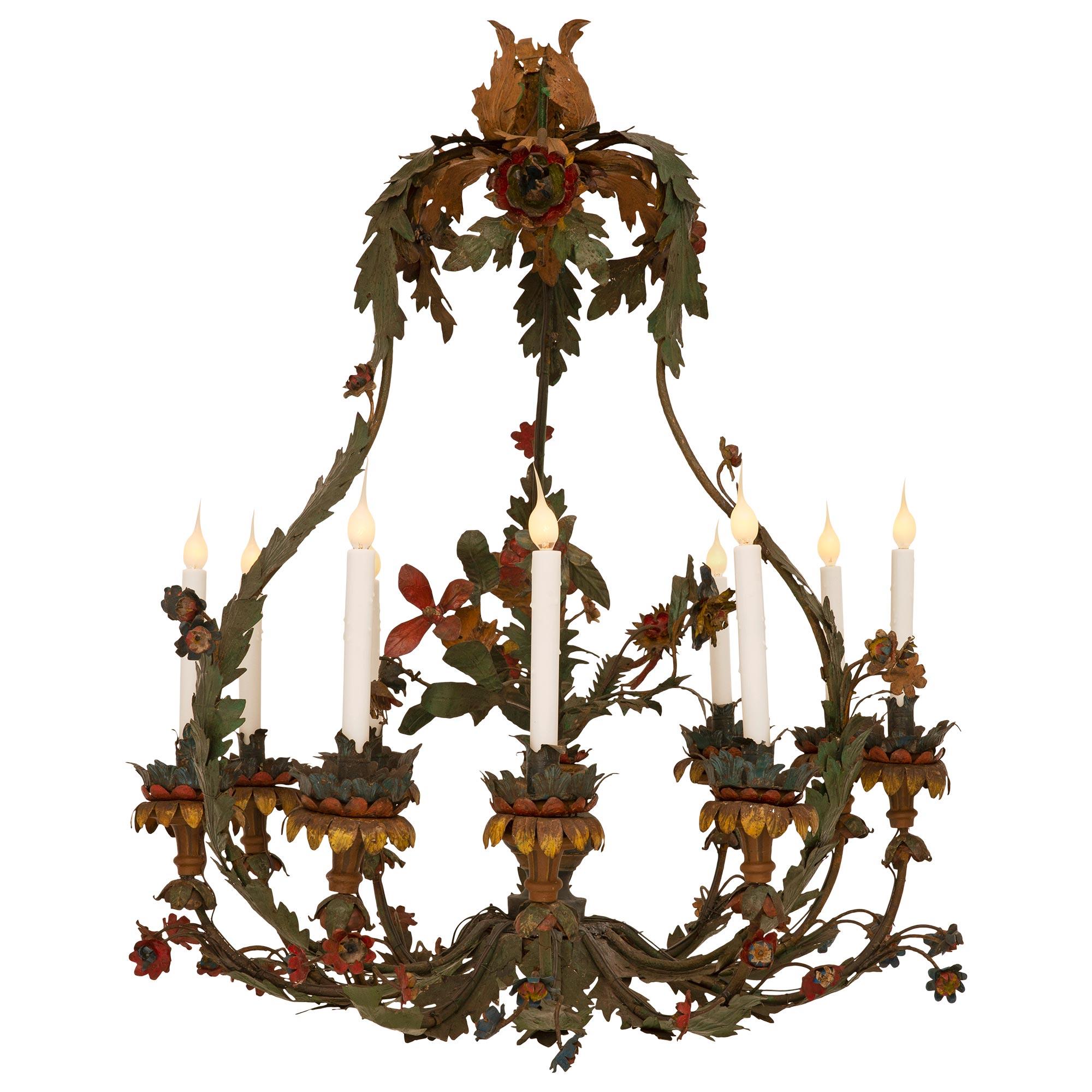 Italian 18th Century Louis XIV Period Patinated Iron and Tole Chandelier For Sale 4