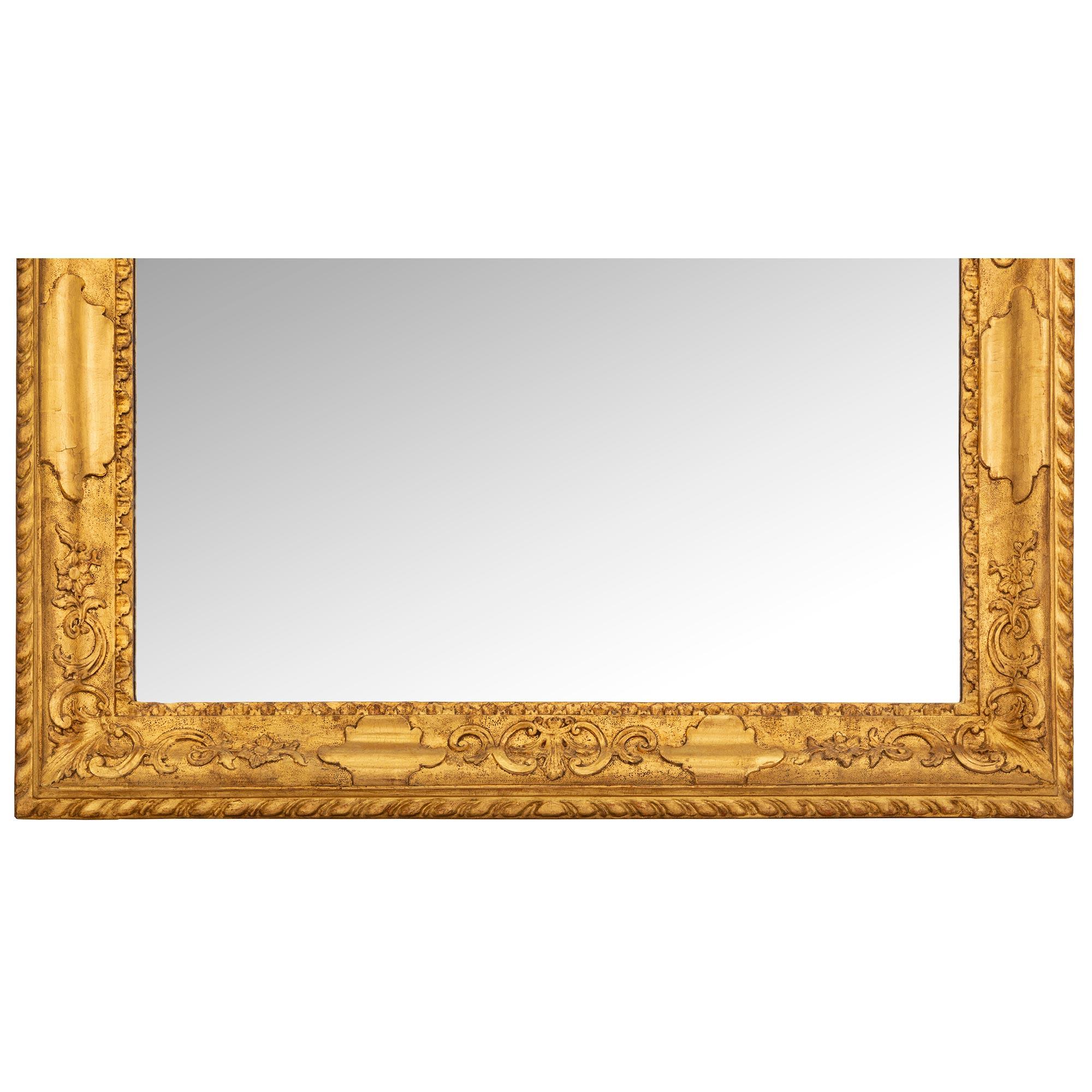 Miroir italien du XVIIIe siècle en bois doré de style Louis XIV du XVIIIe siècle en vente 3
