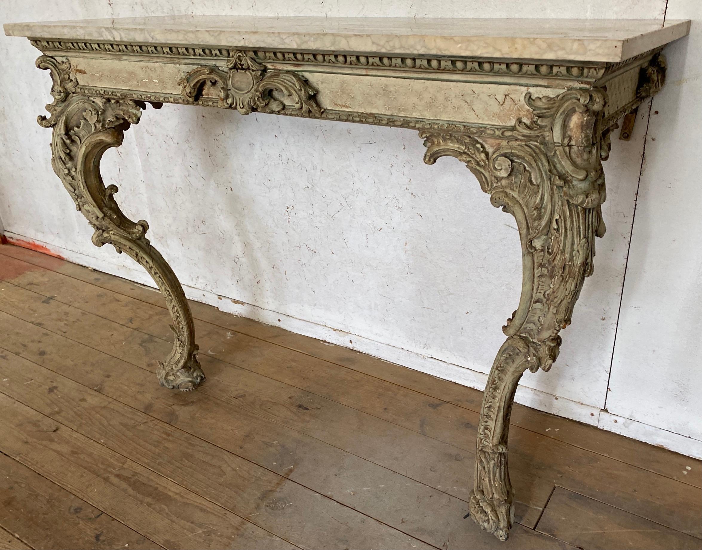 Italian 18th Century Louis XV Giltwood and Marble Console Table For Sale 7