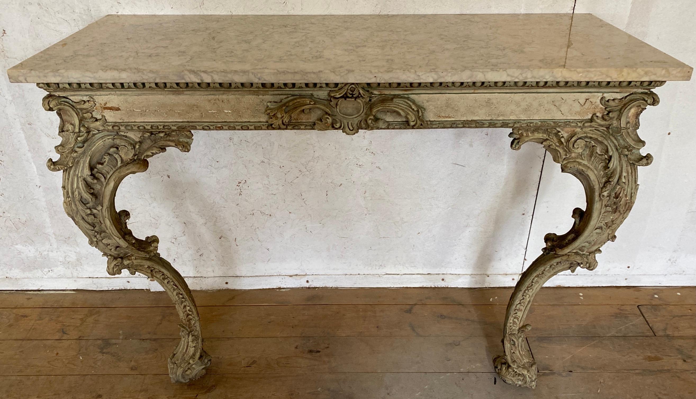 Italian 18th Century Louis XV Giltwood and Marble Console Table For Sale 8