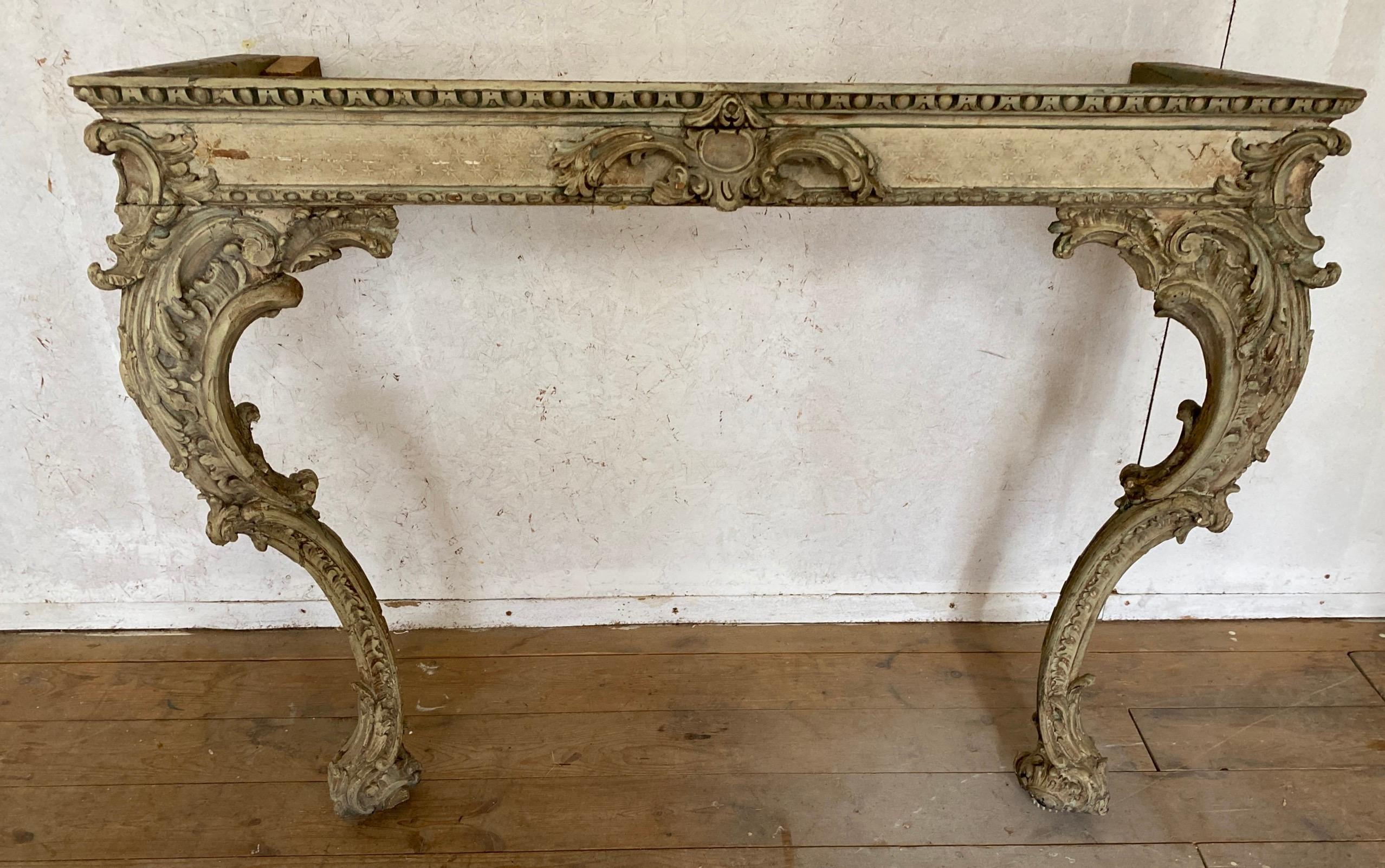 Italian 18th Century Louis XV Giltwood and Marble Console Table For Sale 10