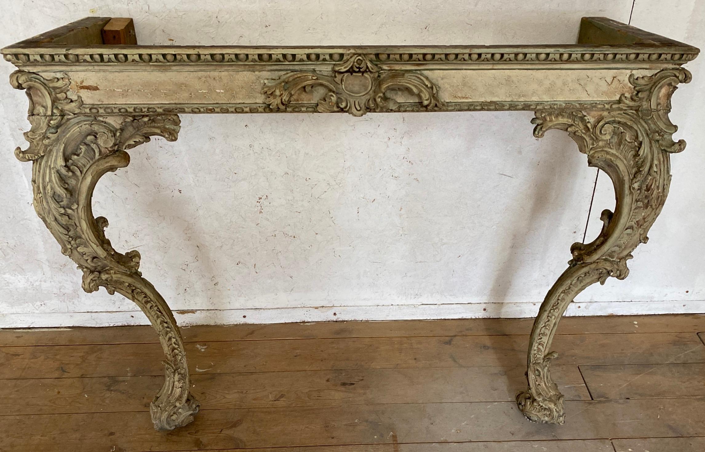 Italian 18th Century Louis XV Giltwood and Marble Console Table For Sale 11