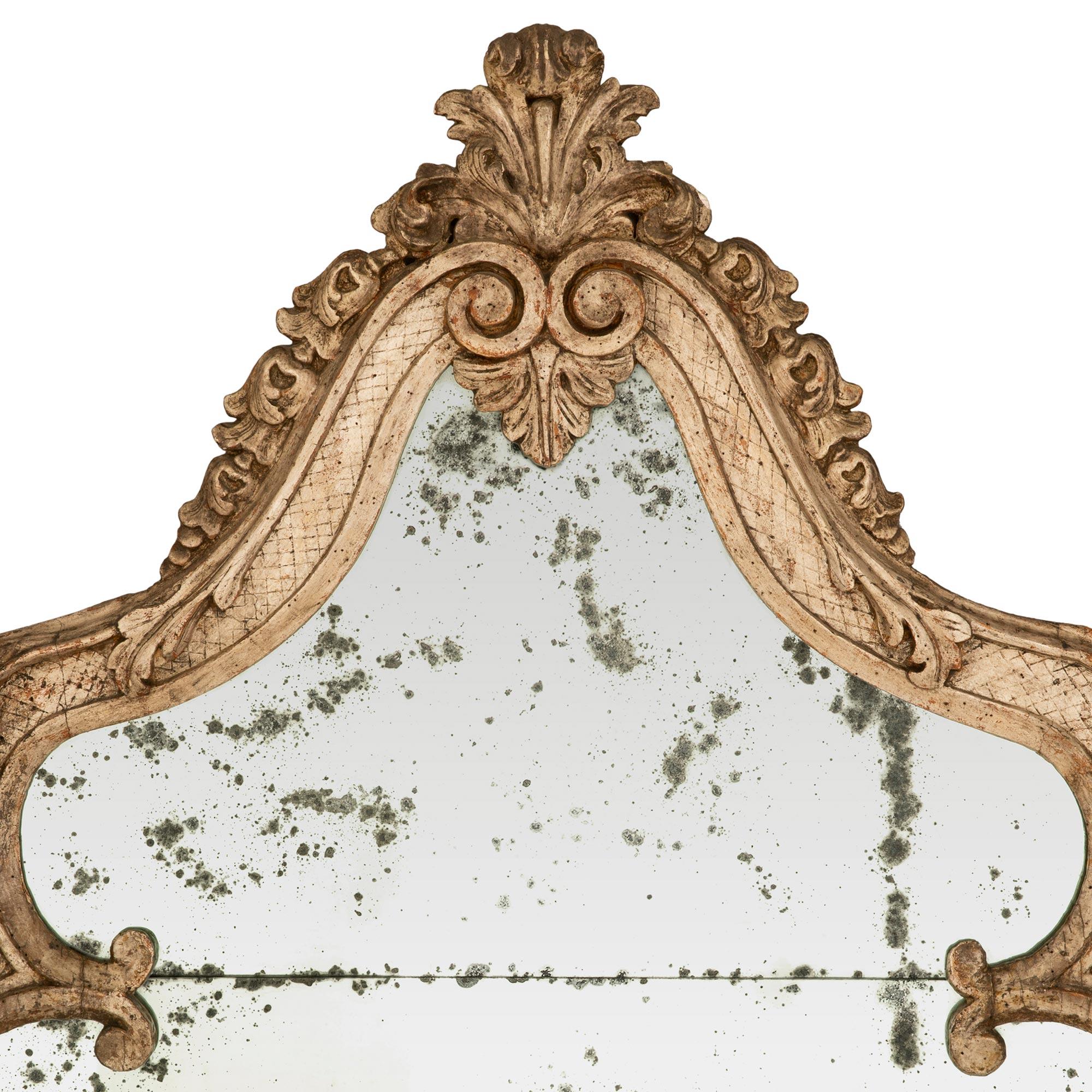 Italian 18th Century Louis XV Period Carved Mecca Mirror In Good Condition For Sale In West Palm Beach, FL