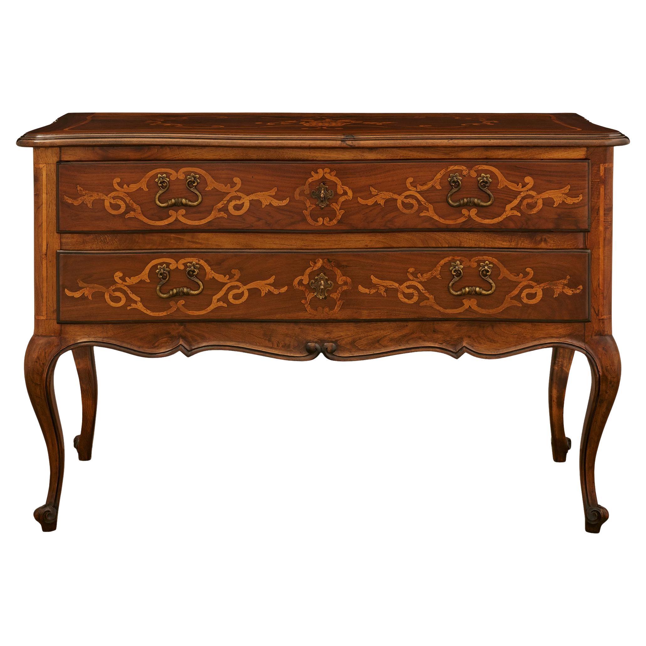 Italienische Truhe aus Kirschholz, Ahorn und Messing aus der Louis XV-Periode des 18.
