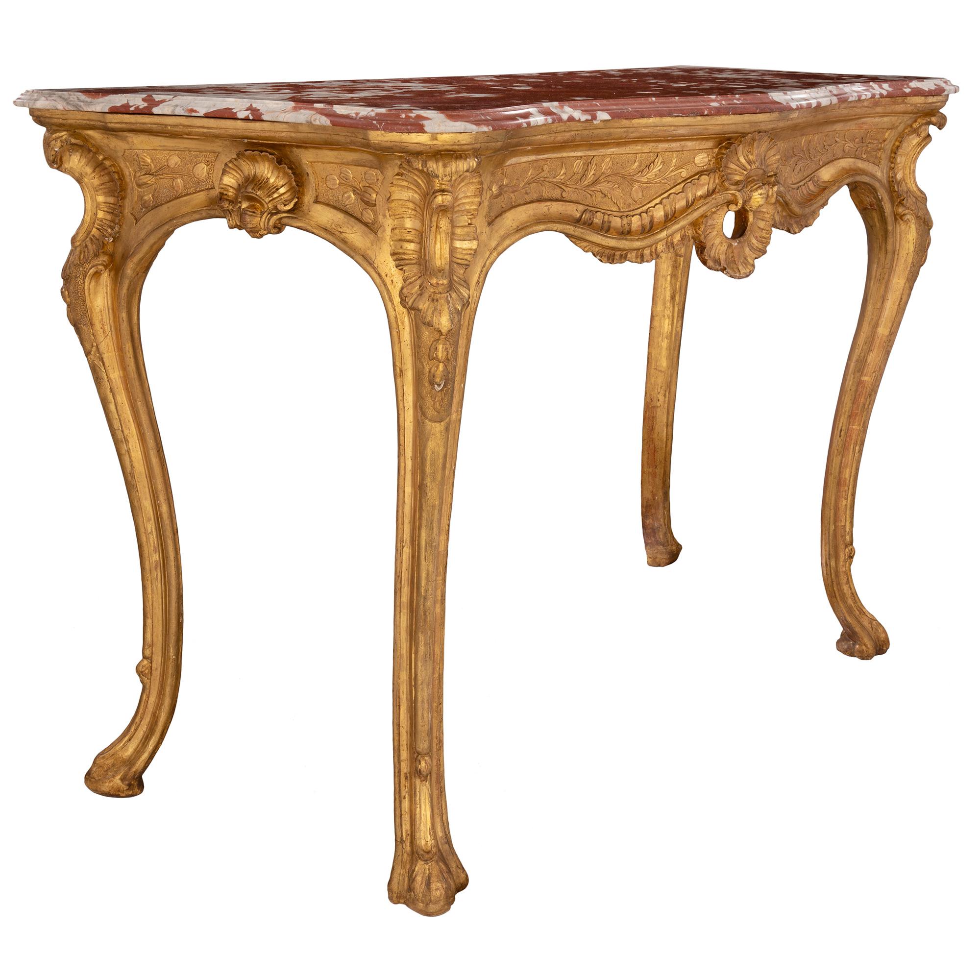 Console autoportante italienne d'époque Louis XV du 18ème siècle en bois doré et marbre Bon état - En vente à West Palm Beach, FL