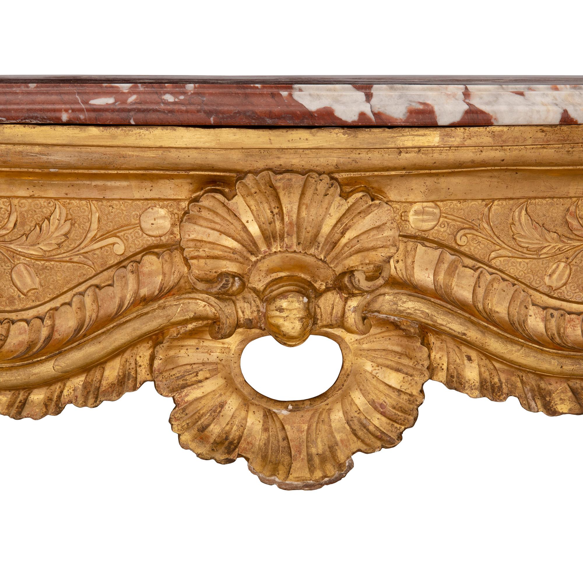 Marbre Console autoportante italienne d'époque Louis XV du 18ème siècle en bois doré et marbre en vente