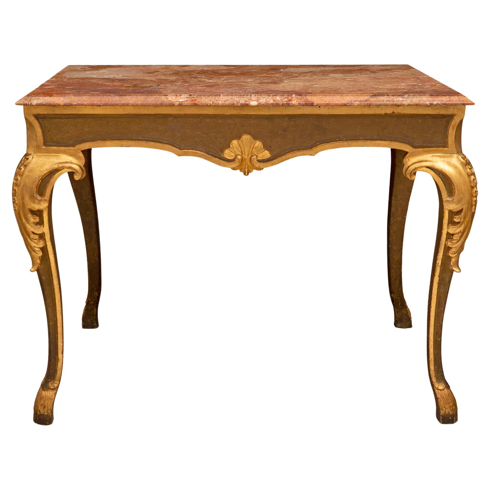 Table centrale italienne d'époque Louis XV du 18ème siècle en bois polychrome et doré